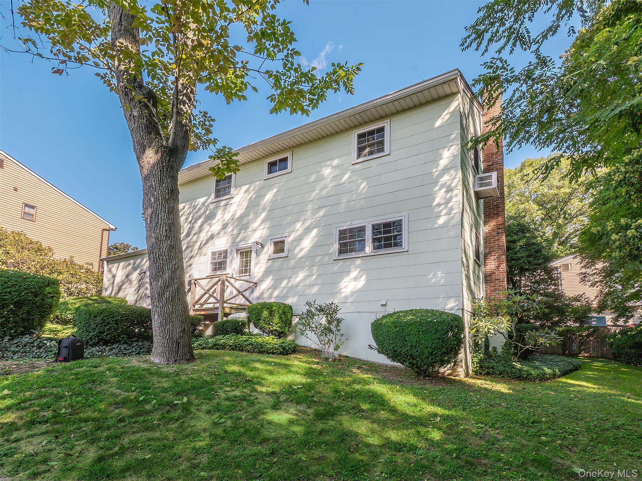 7 Locust Street, Glen Head, NY 11545