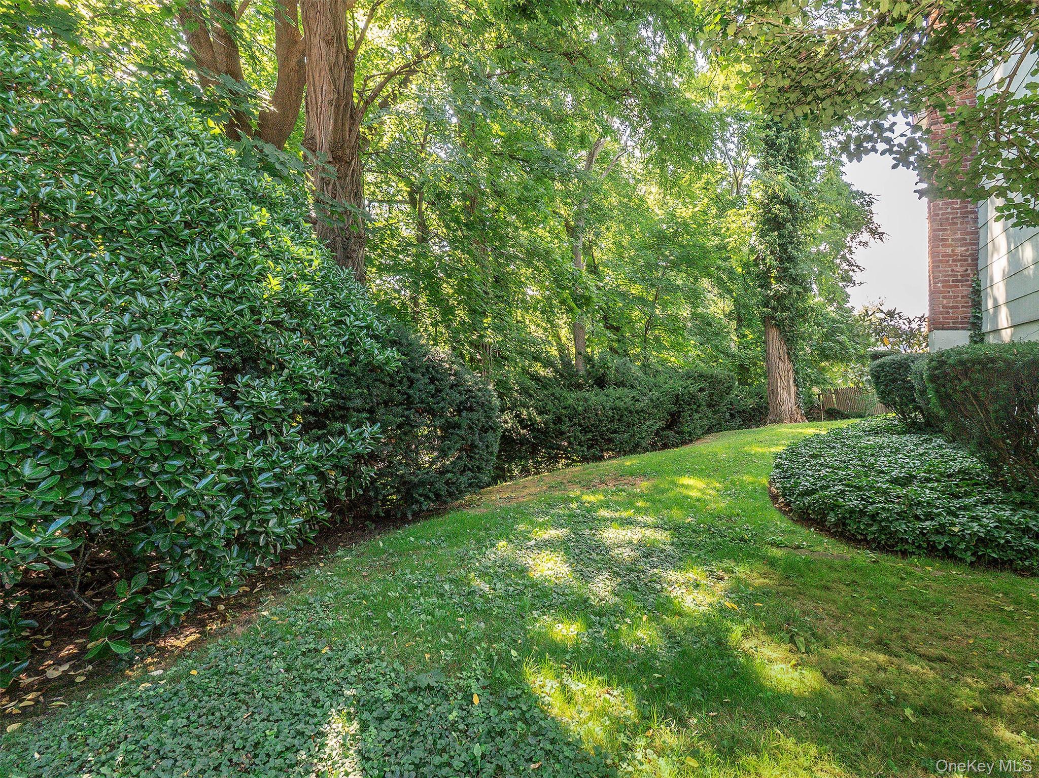 7 Locust Street, Glen Head, NY 11545