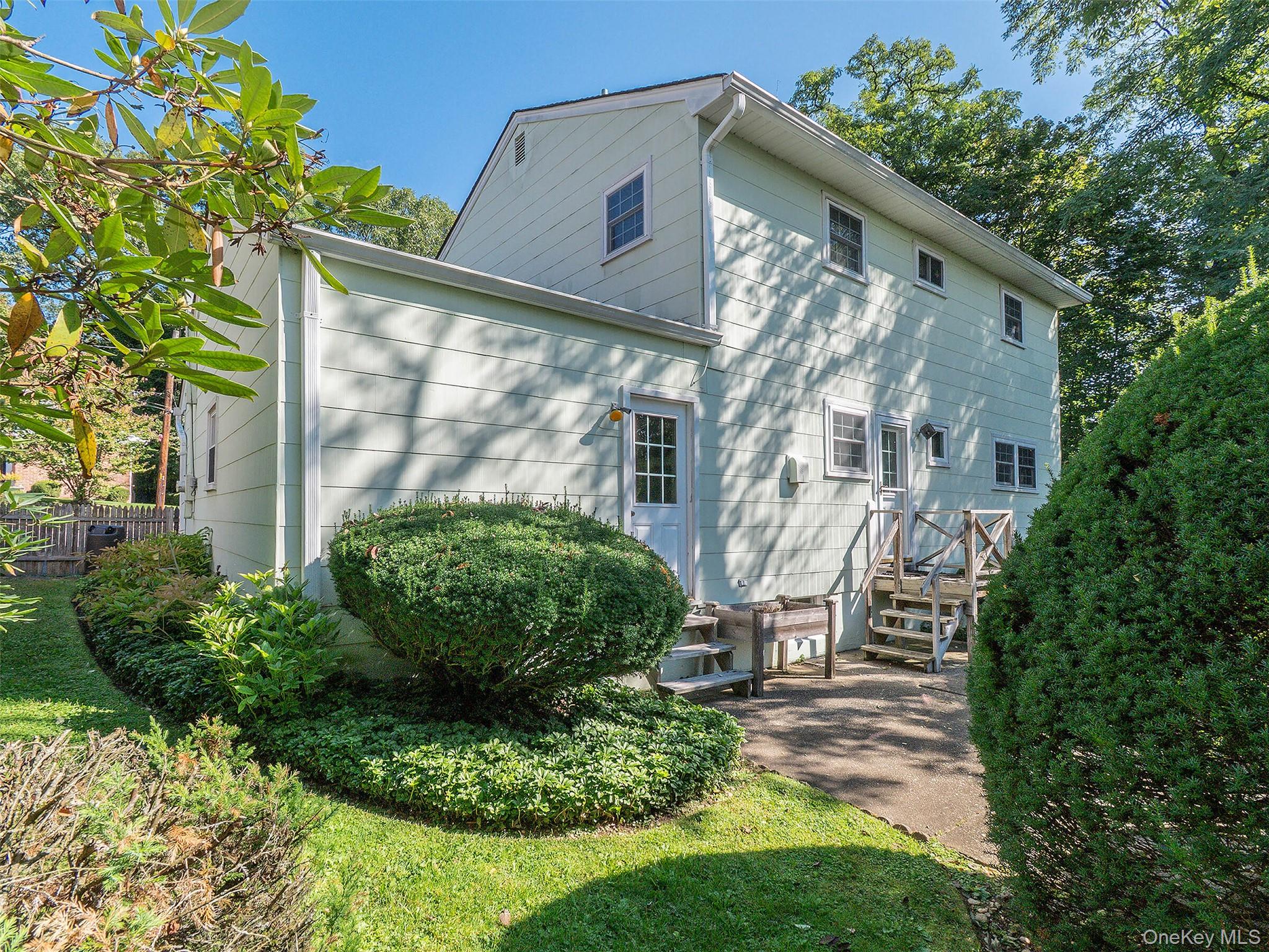 7 Locust Street, Glen Head, NY 11545