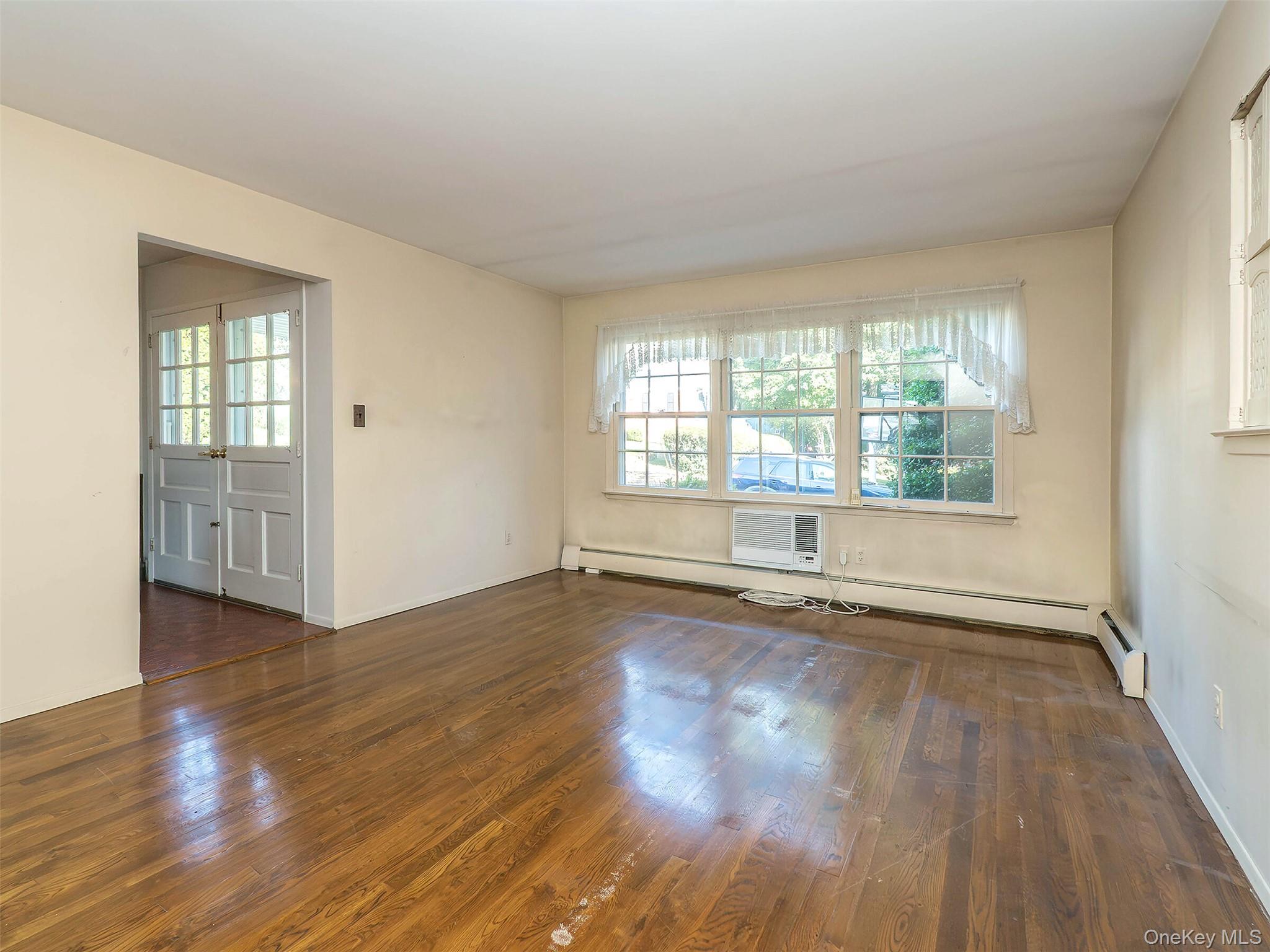 7 Locust Street, Glen Head, NY 11545