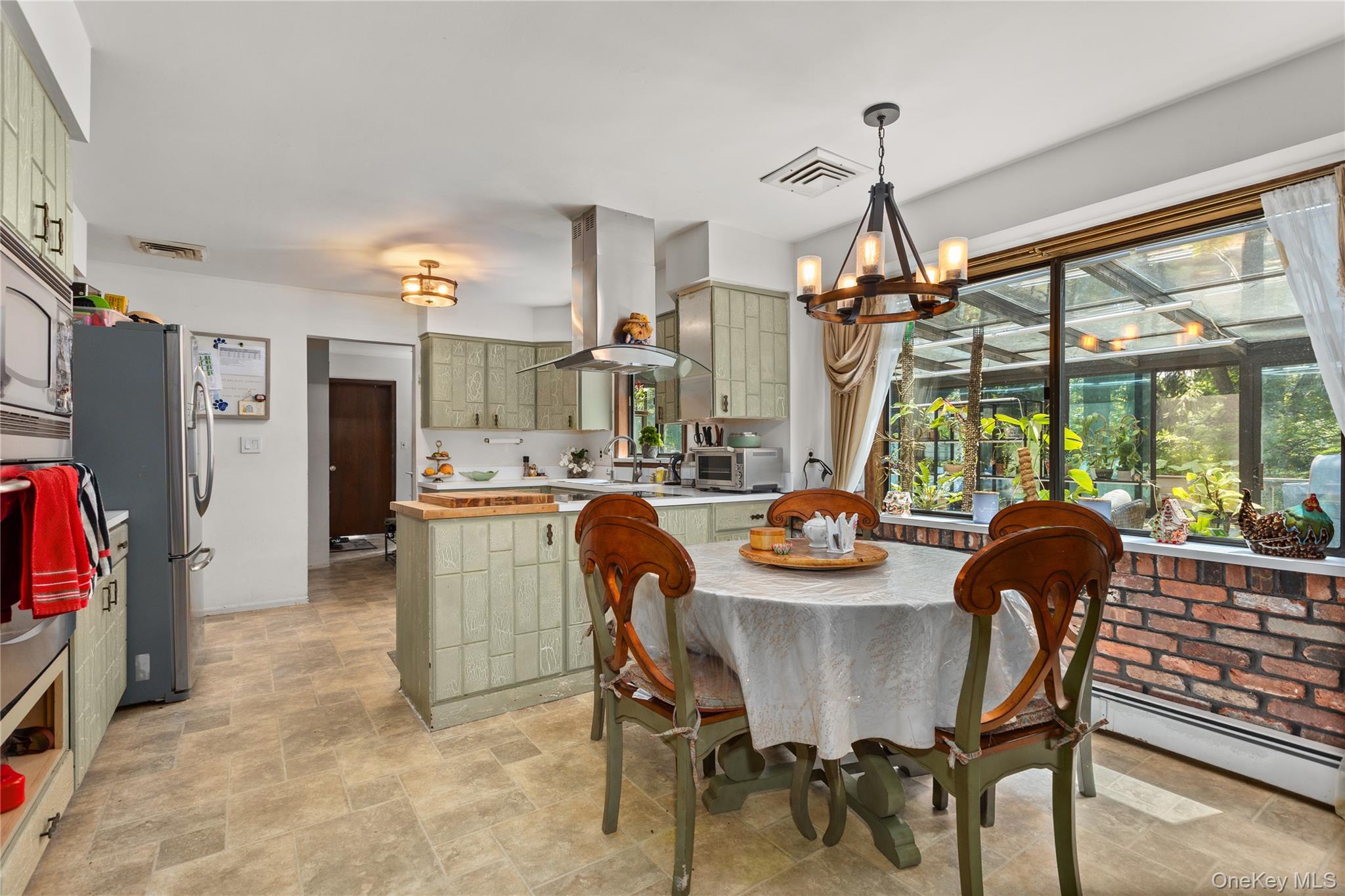 11 Williamsburg Drive, Fort Salonga, NY 11768