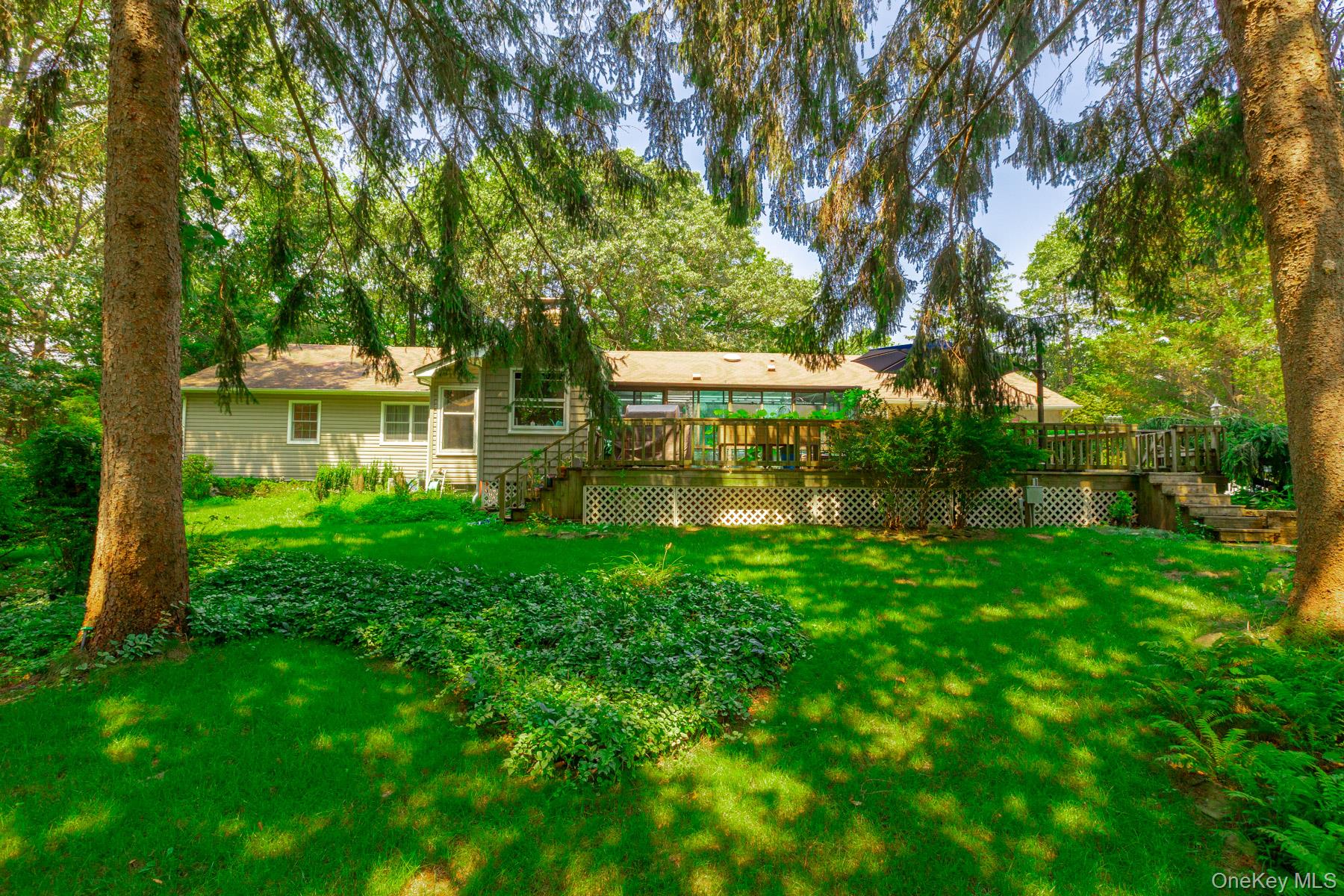 11 Williamsburg Drive, Fort Salonga, NY 11768