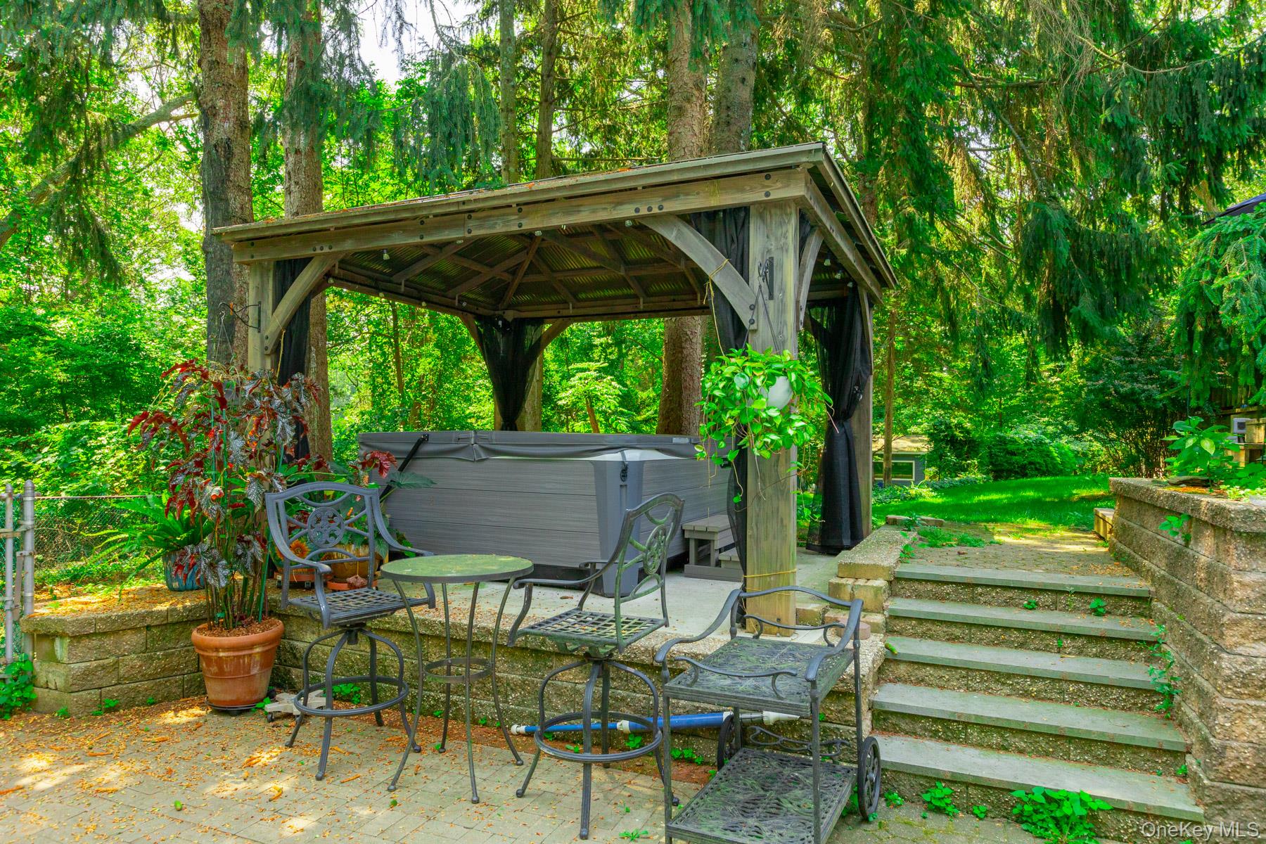 11 Williamsburg Drive, Fort Salonga, NY 11768