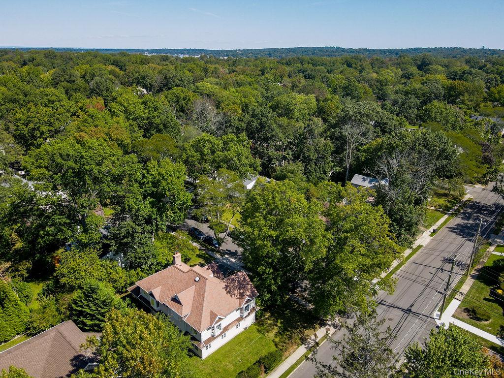 60 Plymouth Road, Great Neck Plaza, NY 11023