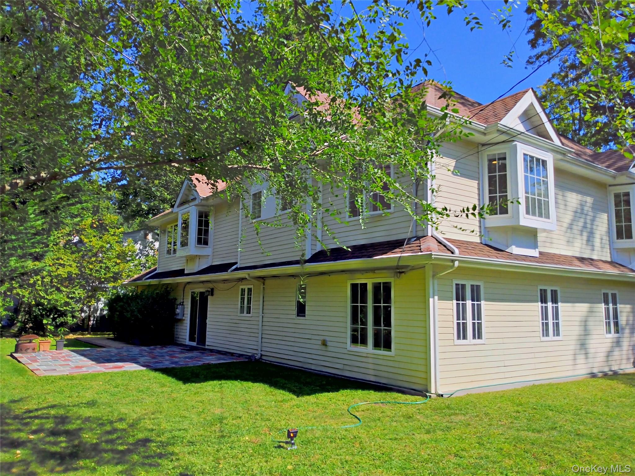 60 Plymouth Road, Great Neck Plaza, NY 11023