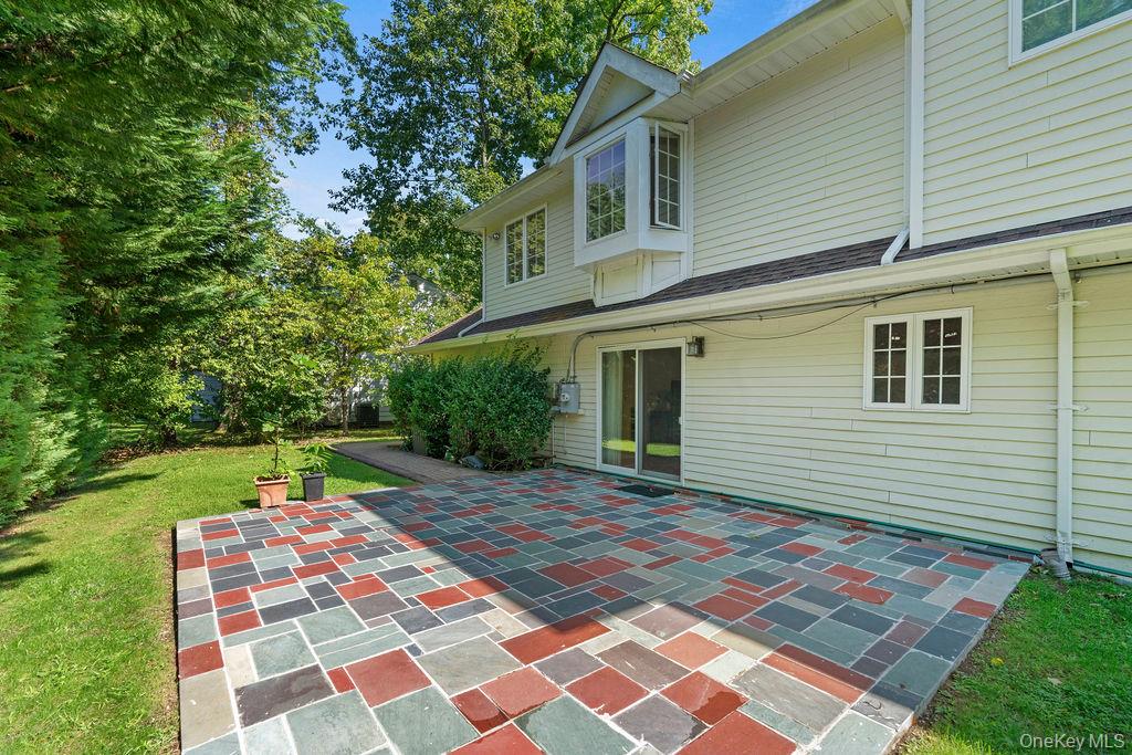 60 Plymouth Road, Great Neck Plaza, NY 11023