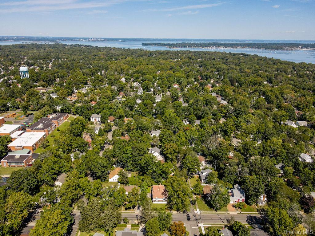 60 Plymouth Road, Great Neck Plaza, NY 11023