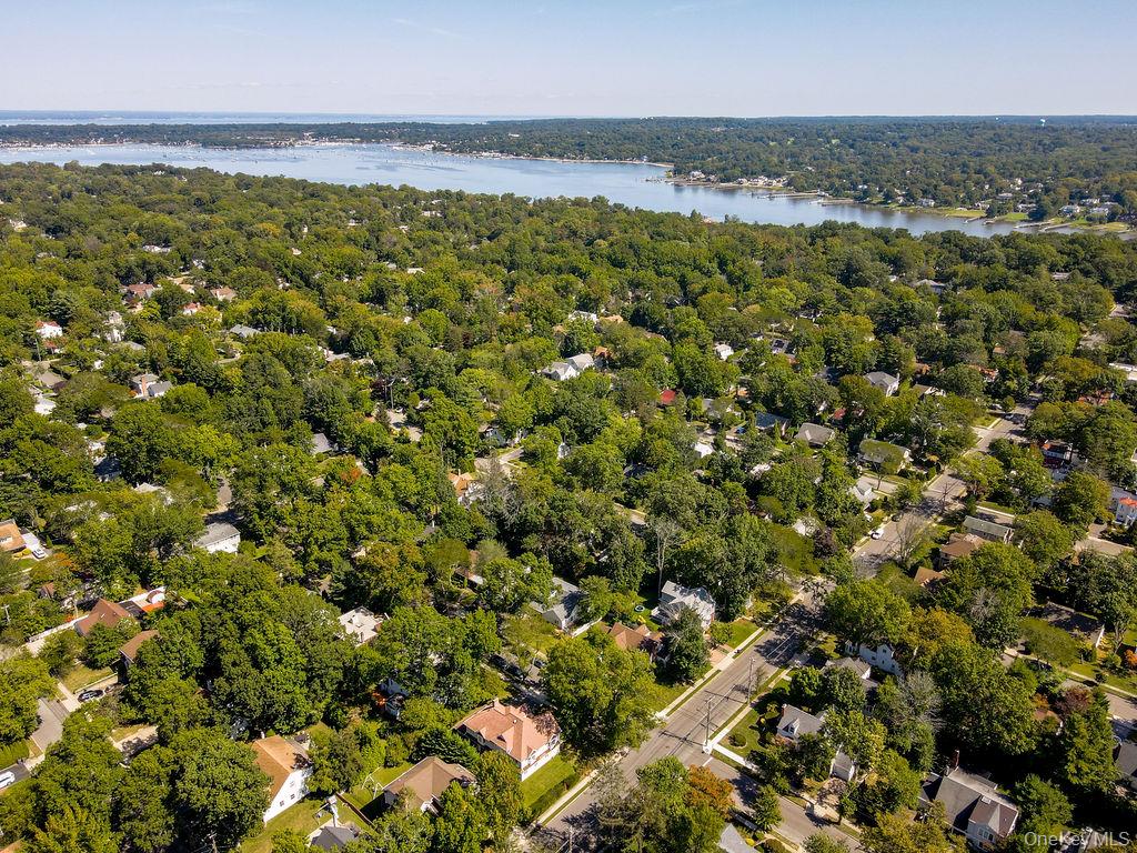 60 Plymouth Road, Great Neck Plaza, NY 11023