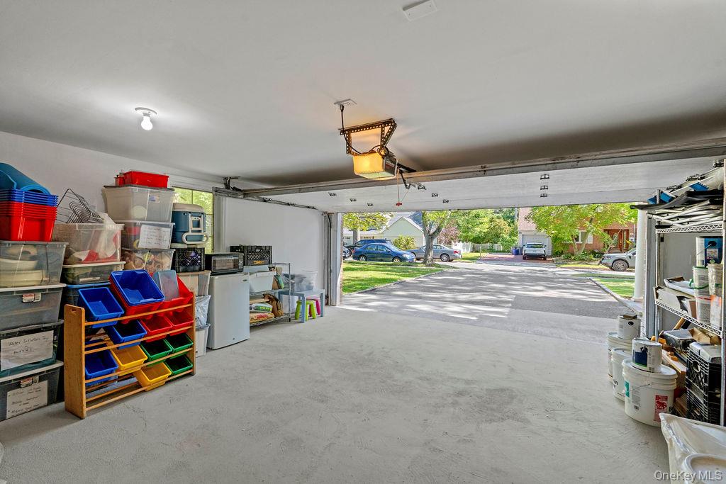 60 Plymouth Road, Great Neck Plaza, NY 11023