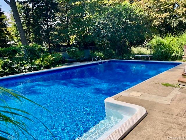 1425 Laurelwood Drive, Laurel, NY 11948