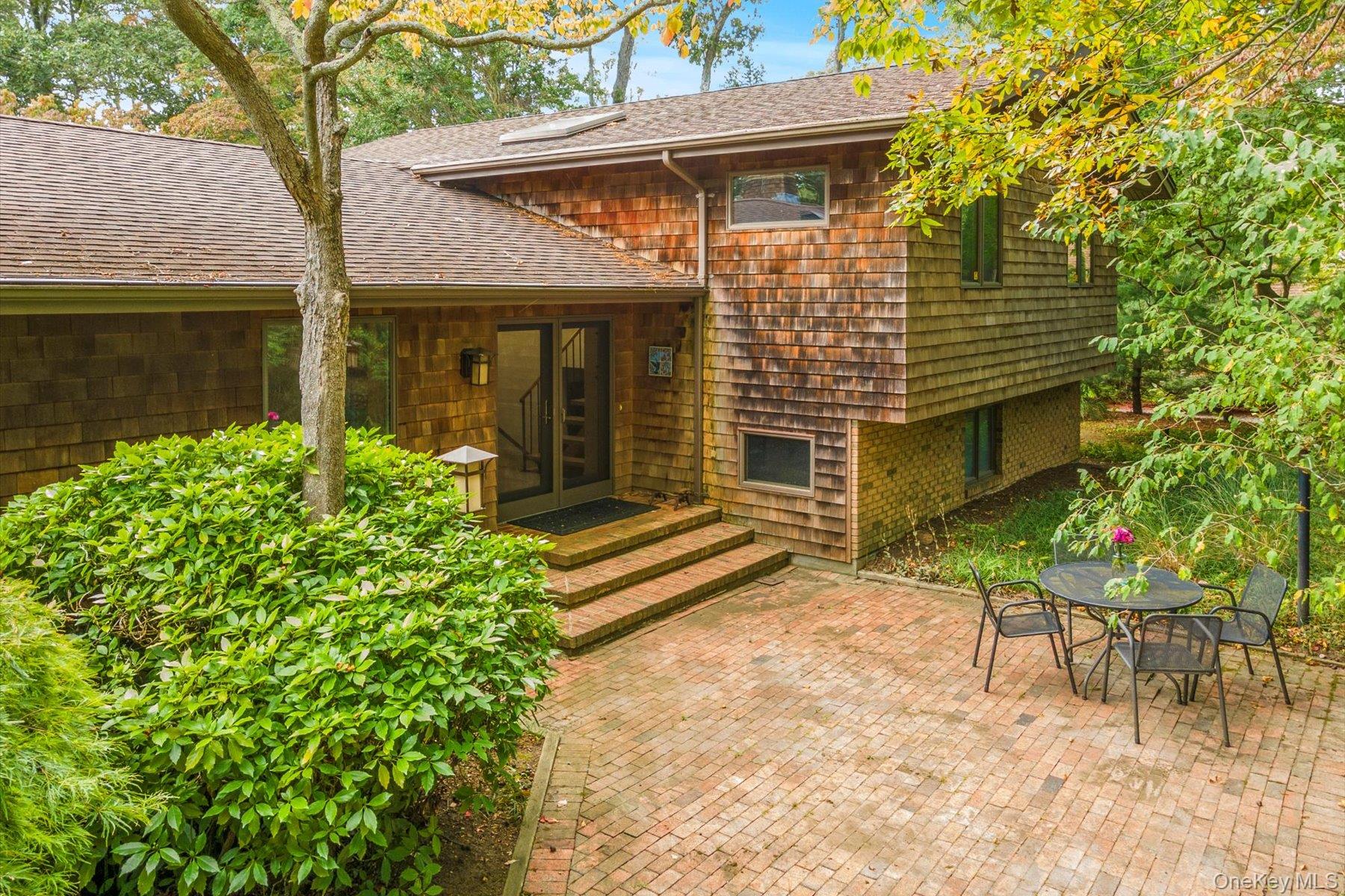 1425 Laurelwood Drive, Laurel, NY 11948