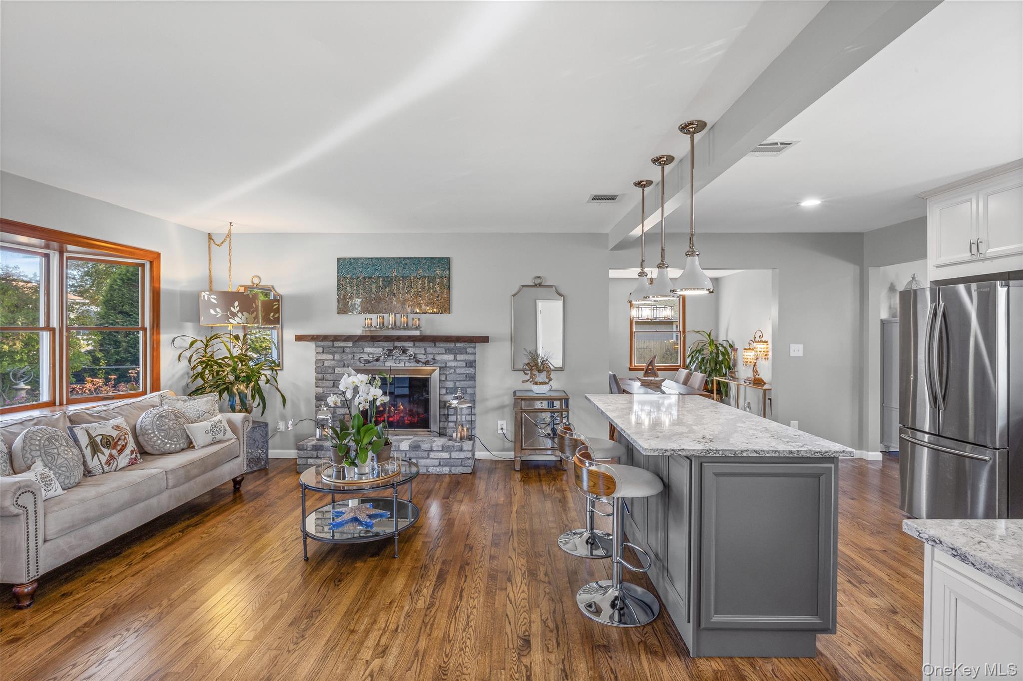 10 S Old Neck Road, Center Moriches, NY 11934