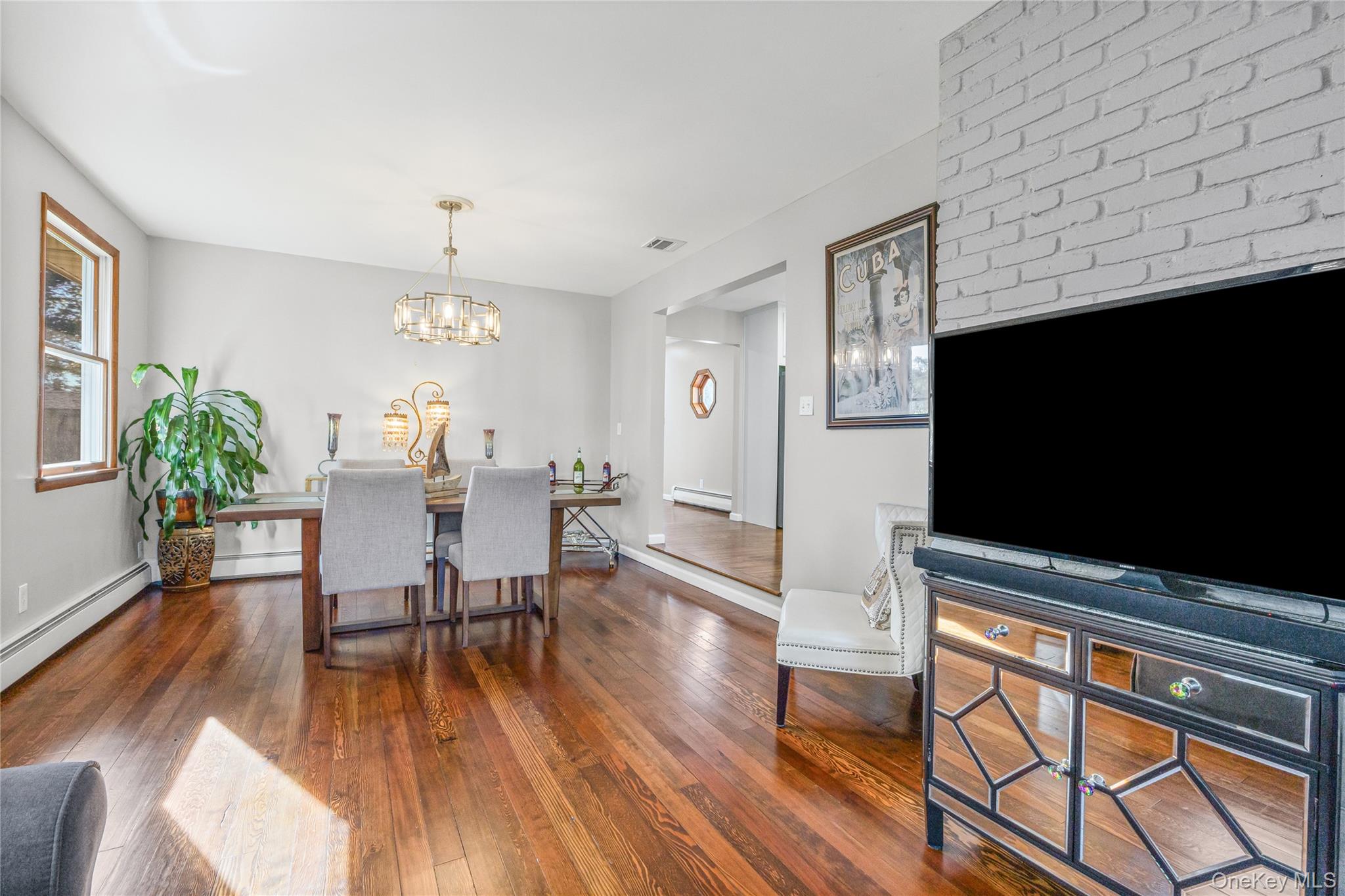 10 S Old Neck Road, Center Moriches, NY 11934