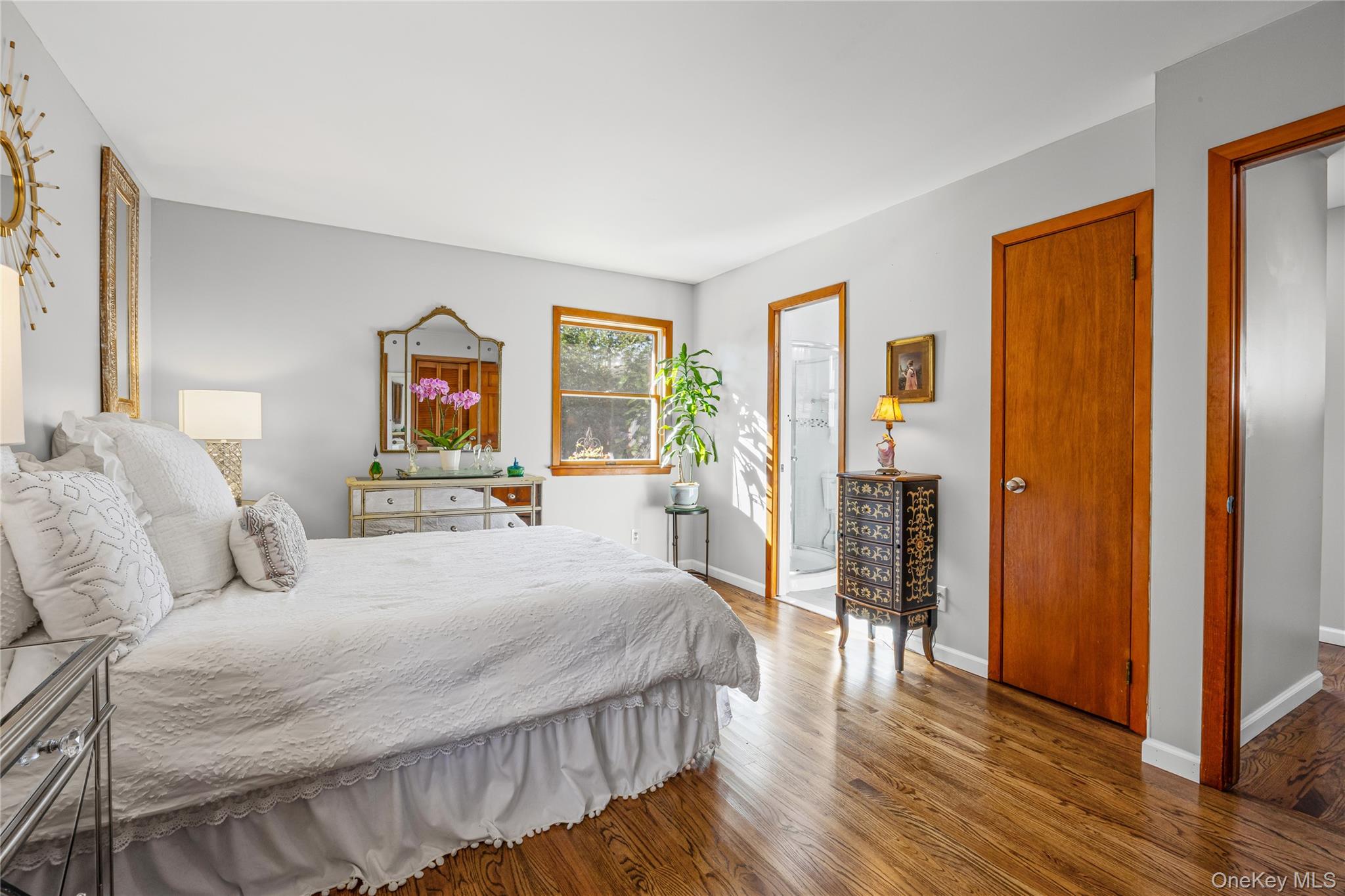 10 S Old Neck Road, Center Moriches, NY 11934