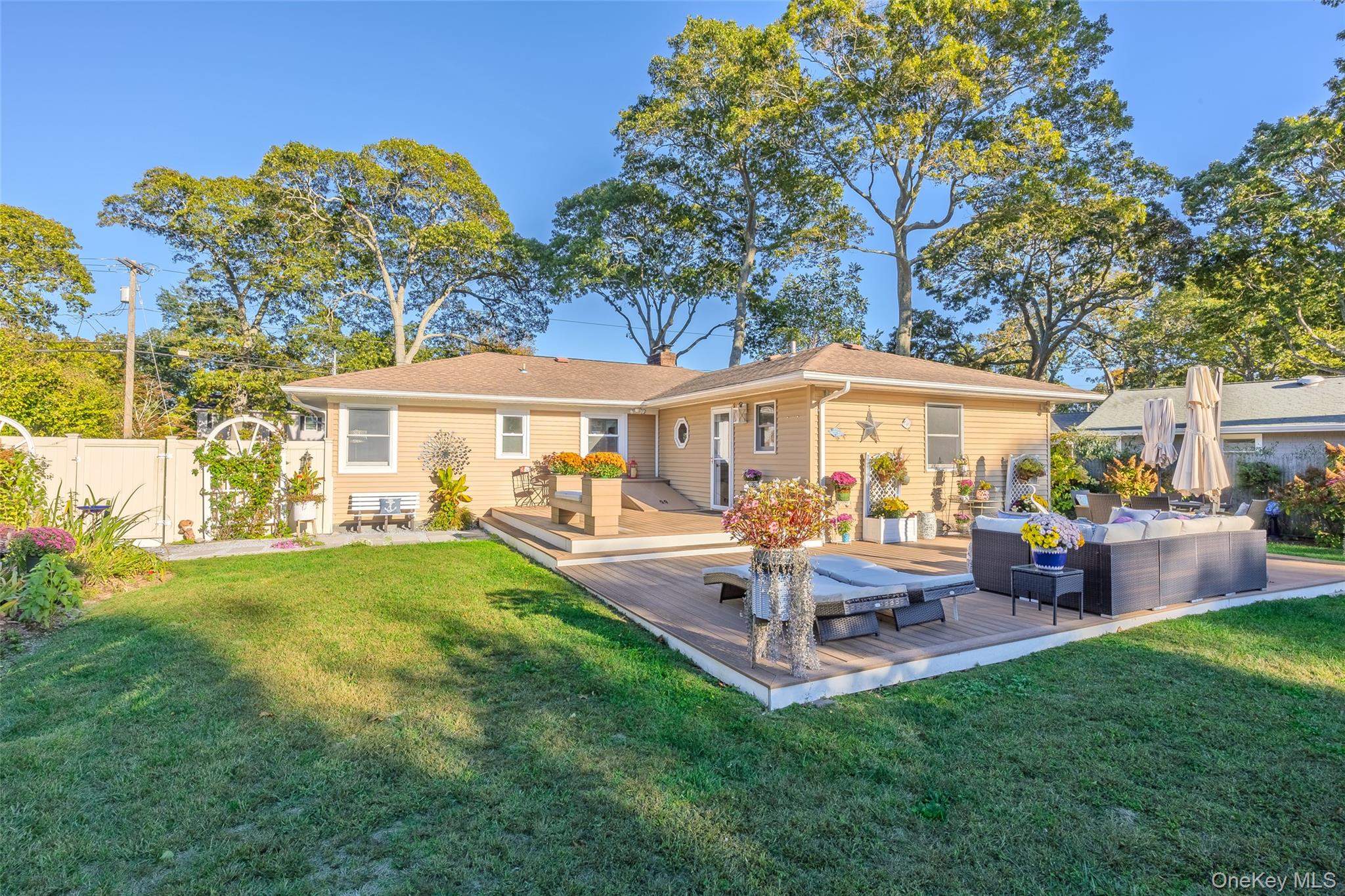 10 S Old Neck Road, Center Moriches, NY 11934