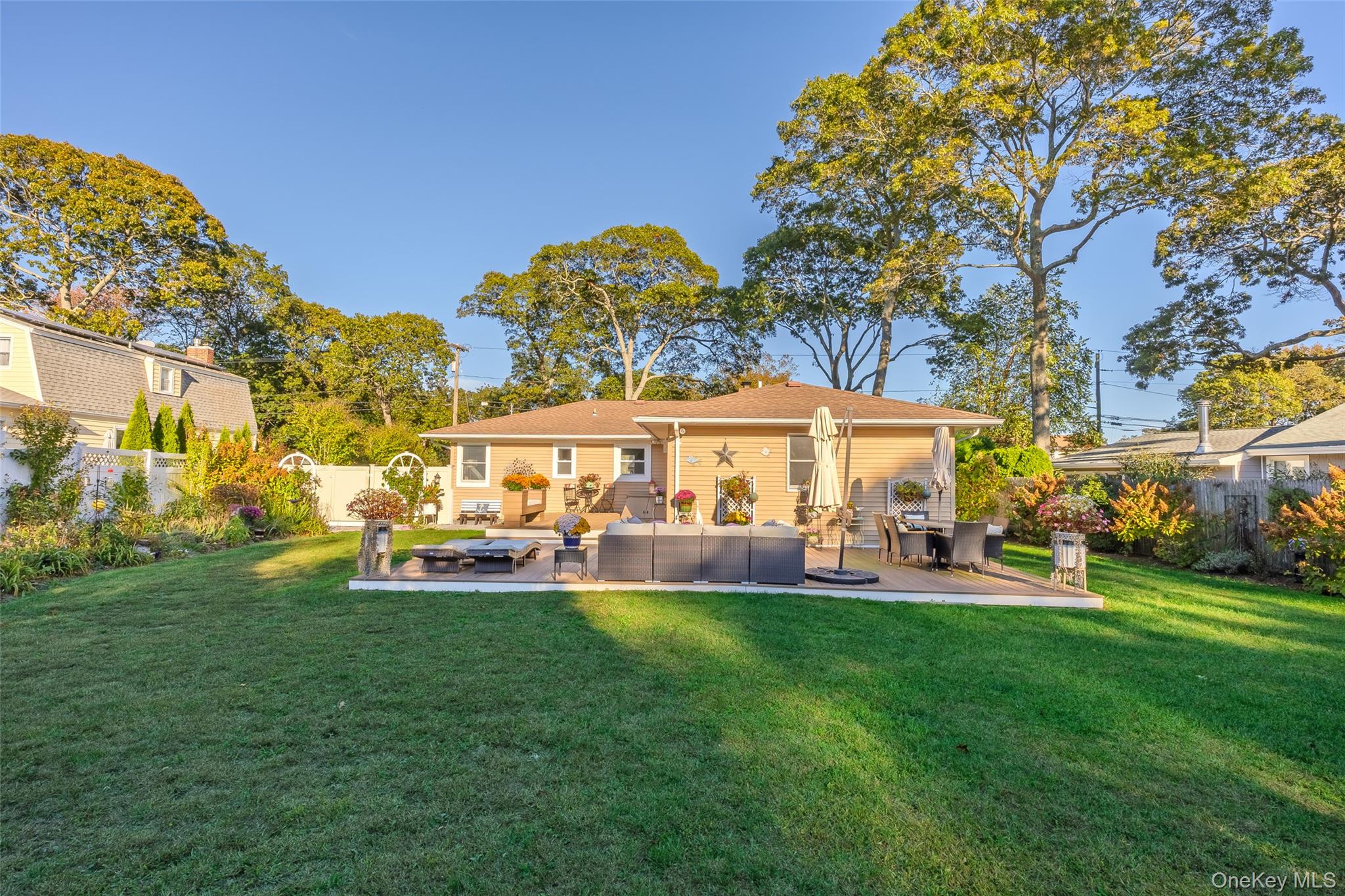 10 S Old Neck Road, Center Moriches, NY 11934