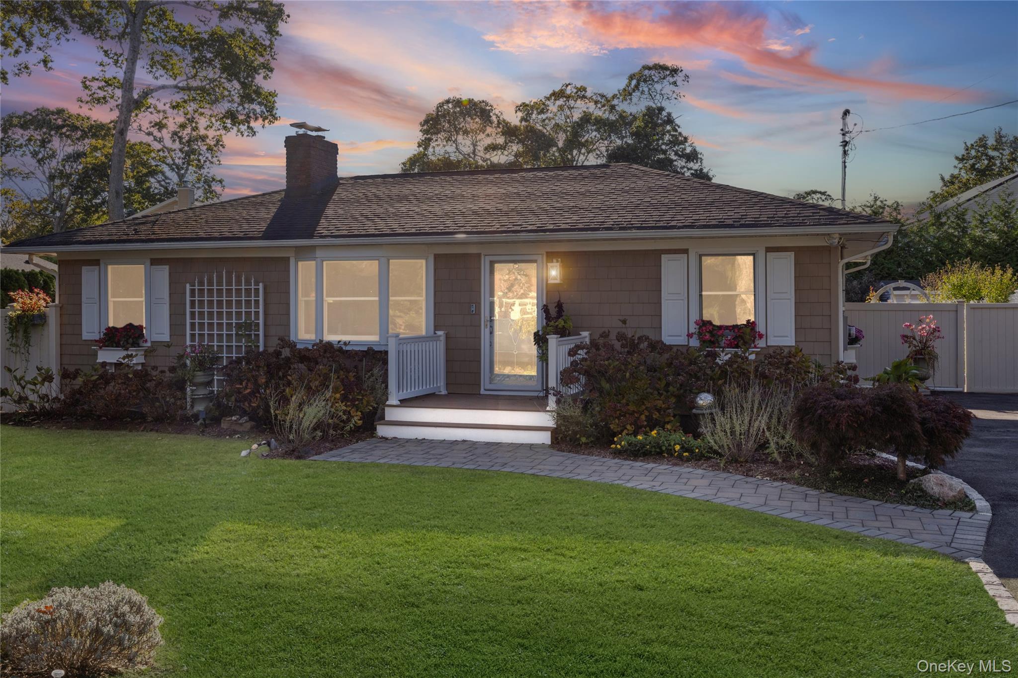 10 S Old Neck Road, Center Moriches, NY 11934