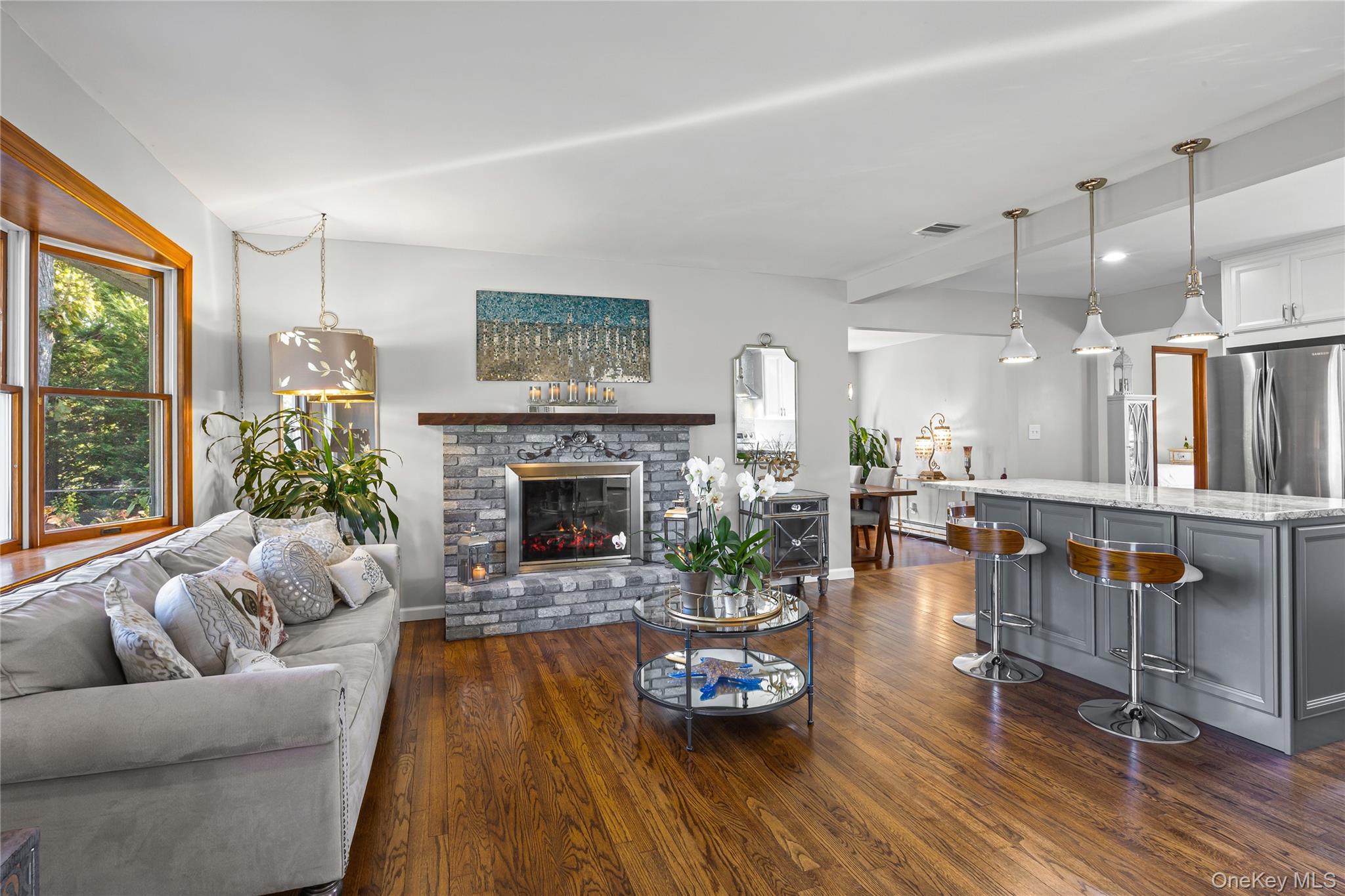 10 S Old Neck Road, Center Moriches, NY 11934