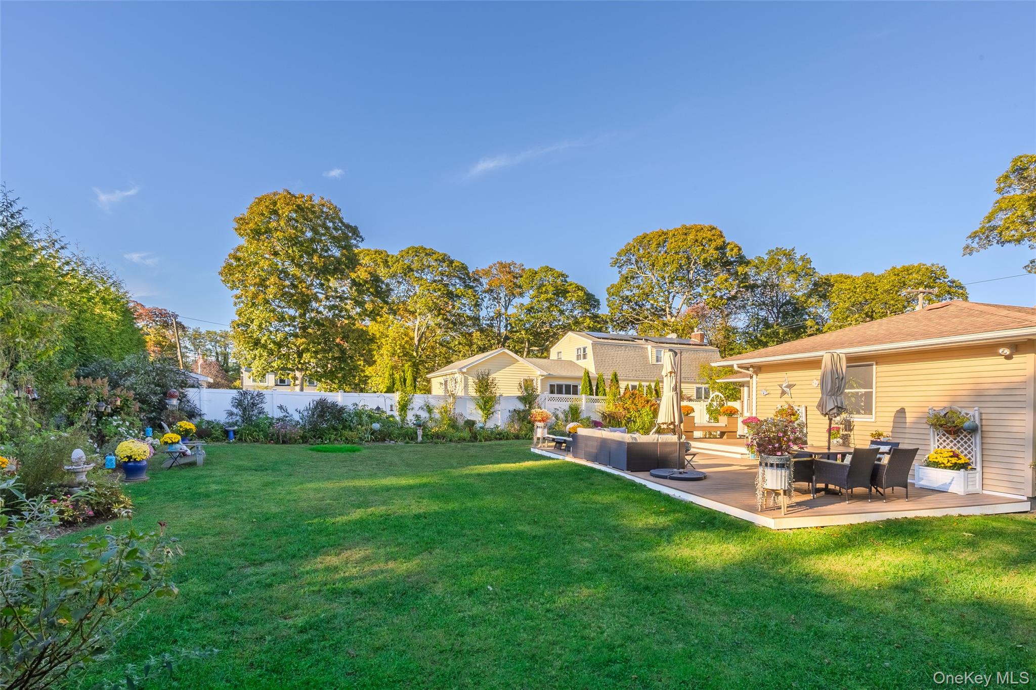 10 S Old Neck Road, Center Moriches, NY 11934