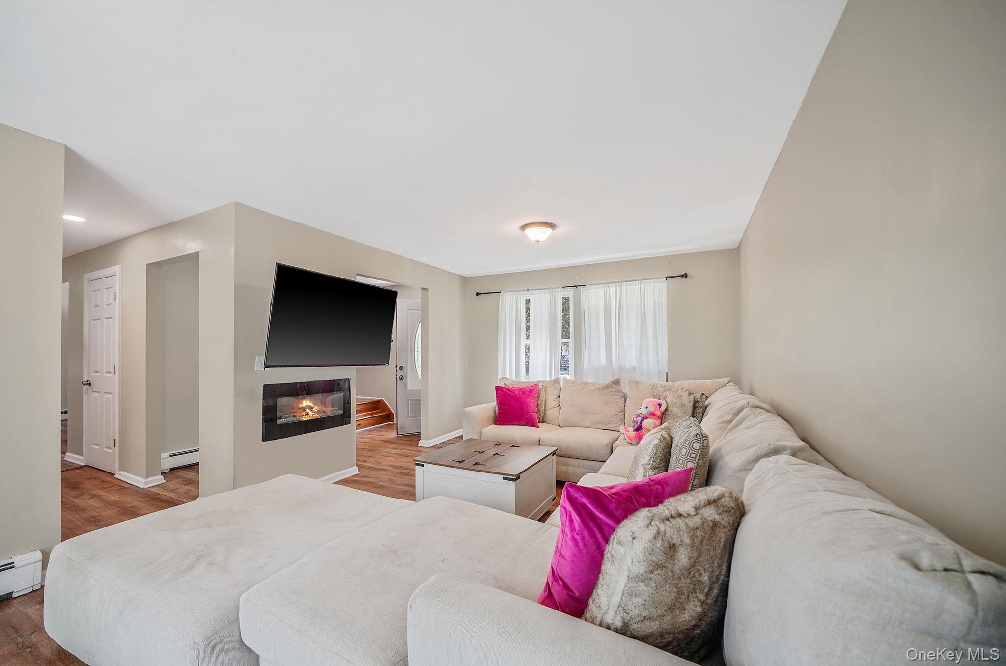 35 Maple Avenue, Bellport, NY 11713