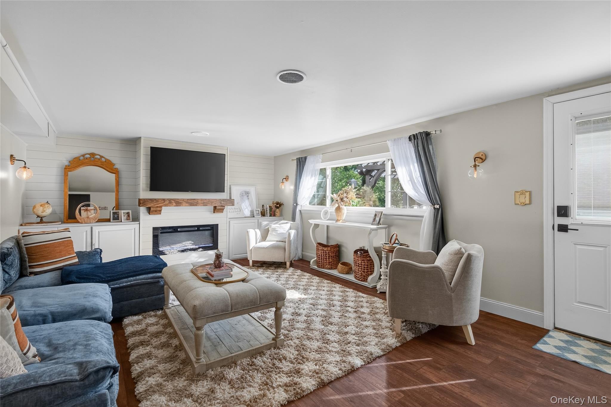 2 Edgewood Drive, Saugerties, NY 12477