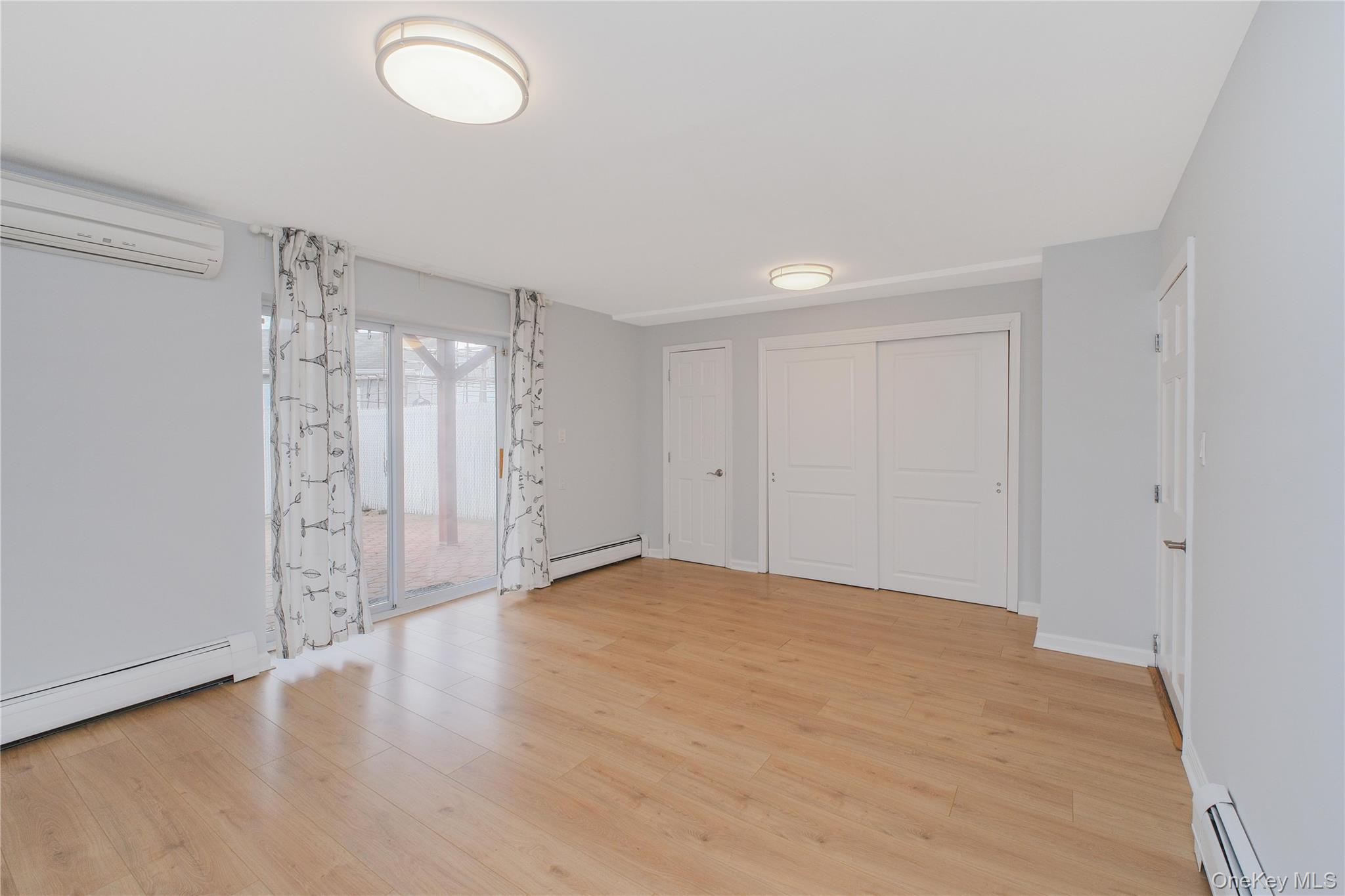 14 Ragazzi Ln, Staten Island, NY 10305