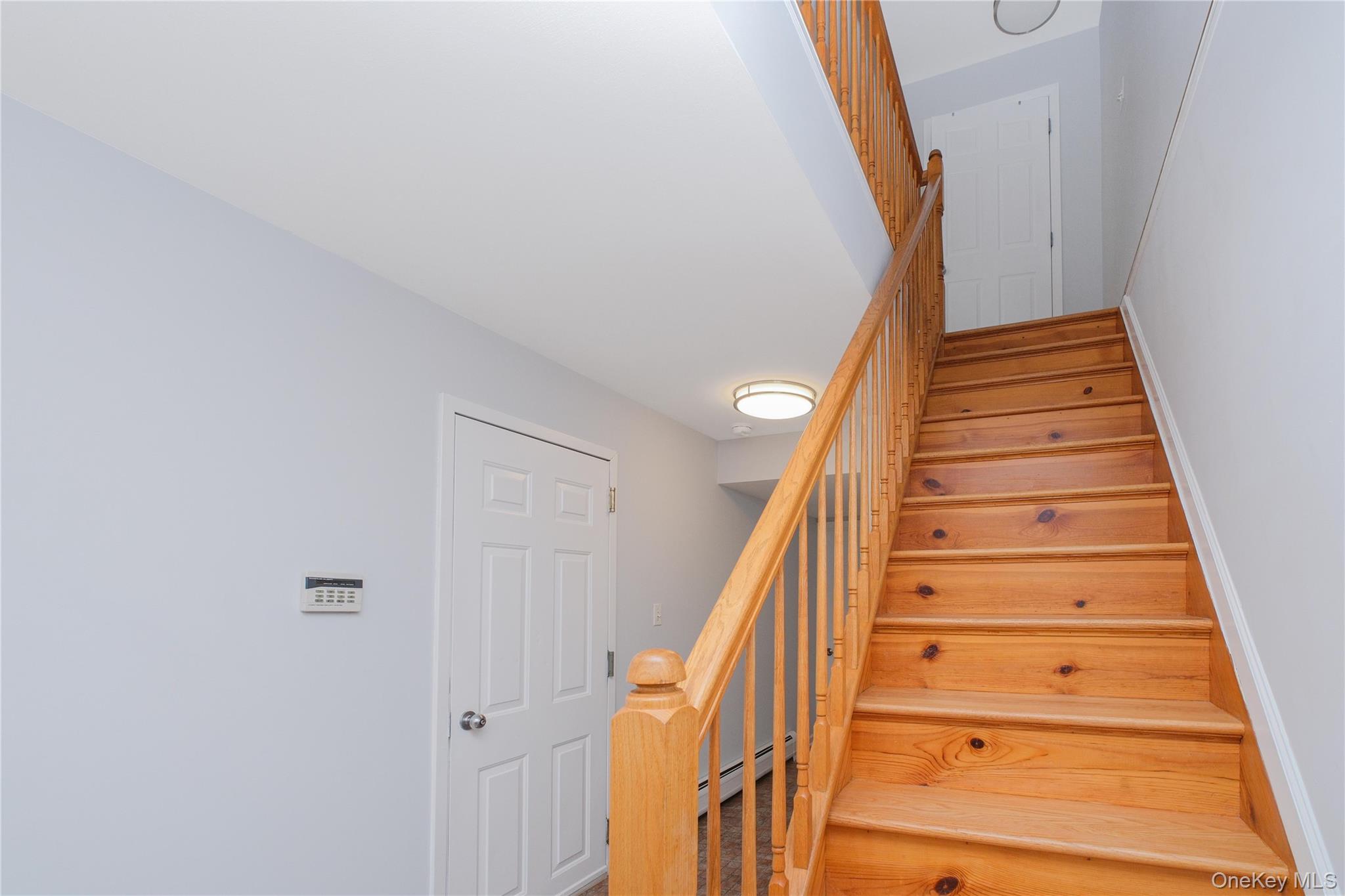 14 Ragazzi Ln, Staten Island, NY 10305