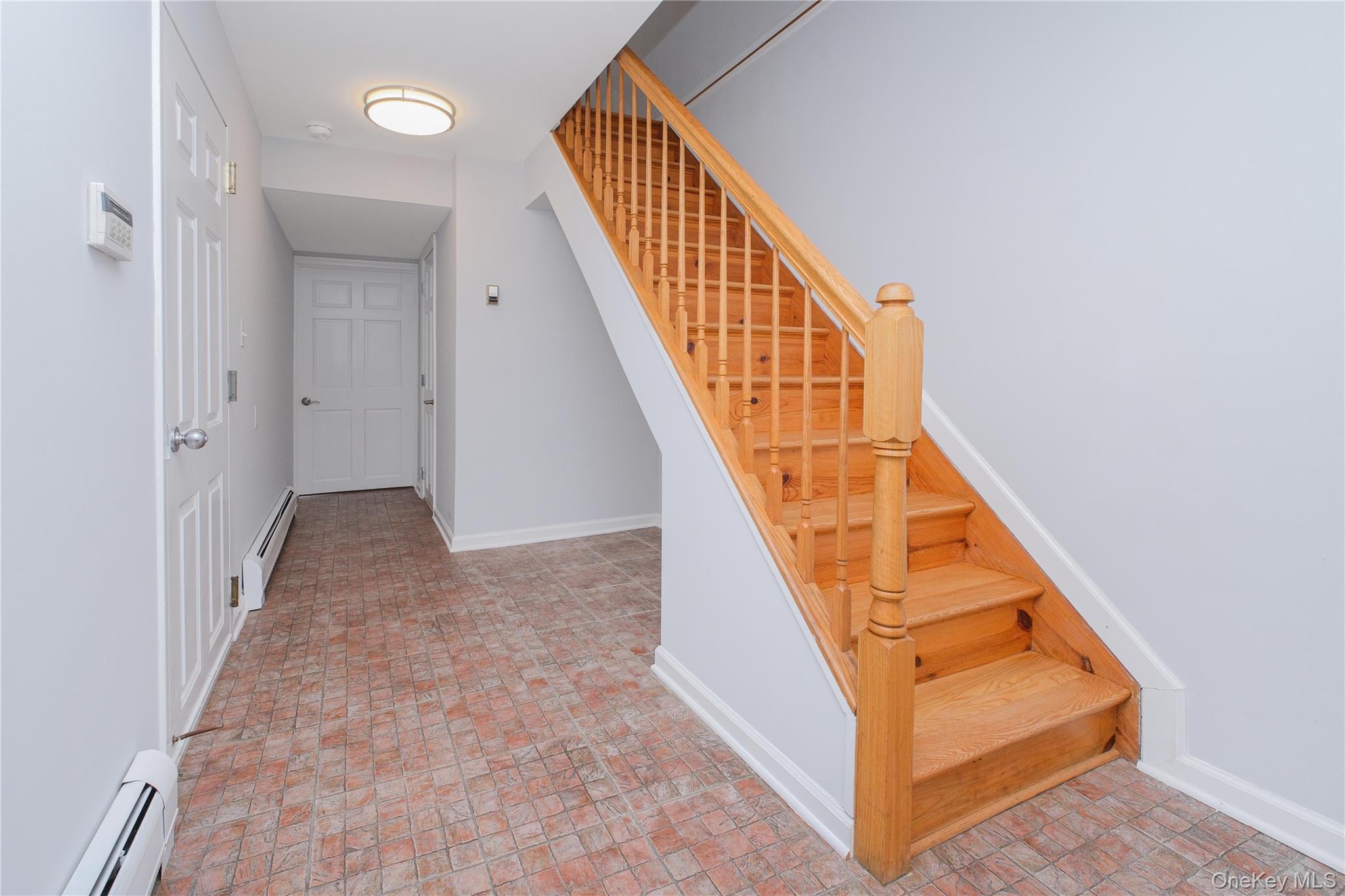 14 Ragazzi Ln, Staten Island, NY 10305