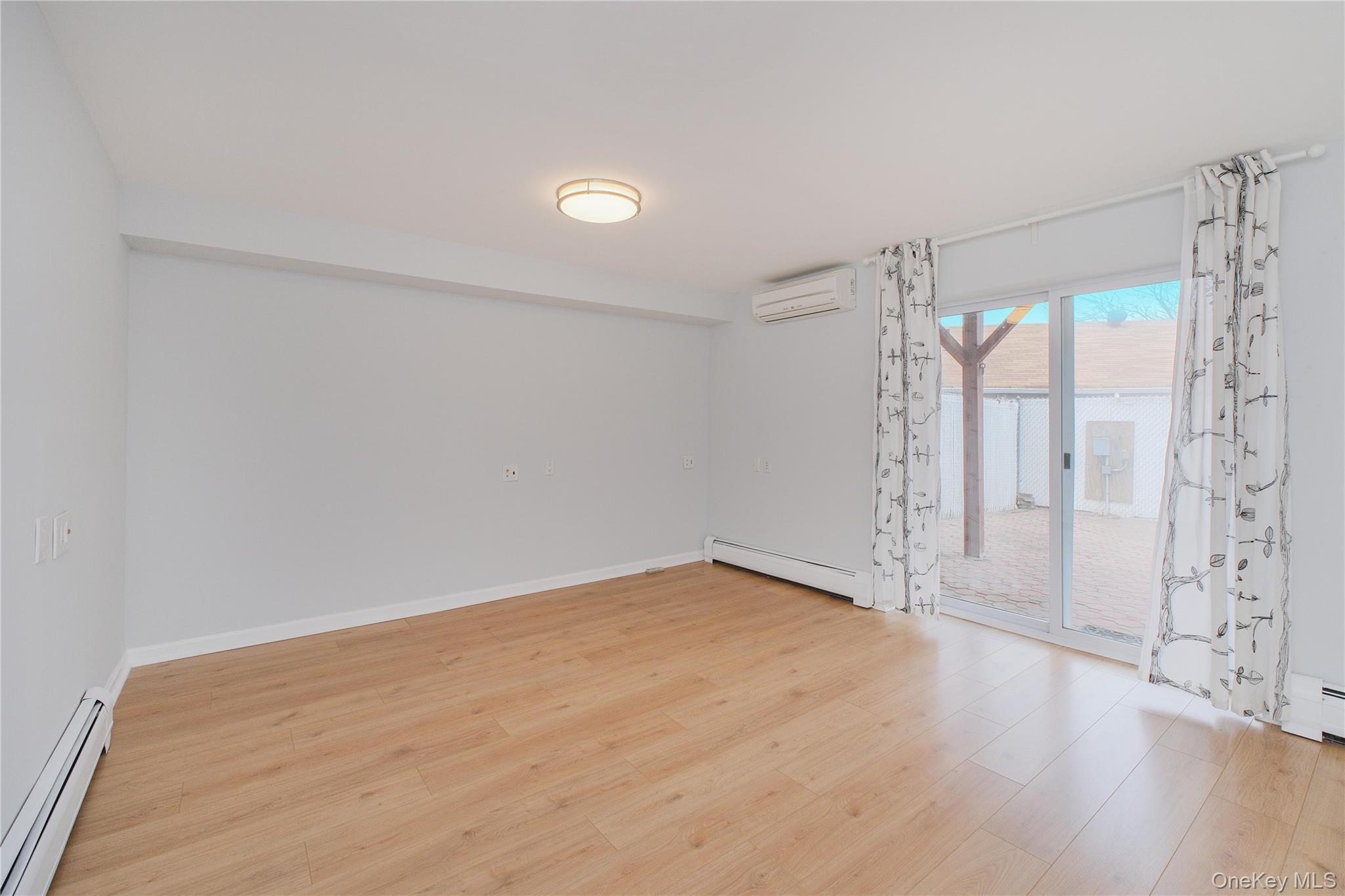 14 Ragazzi Ln, Staten Island, NY 10305