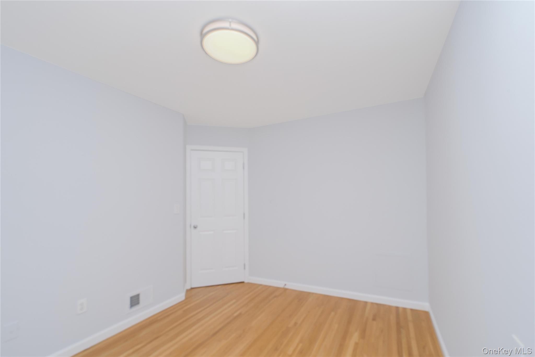 14 Ragazzi Ln, Staten Island, NY 10305