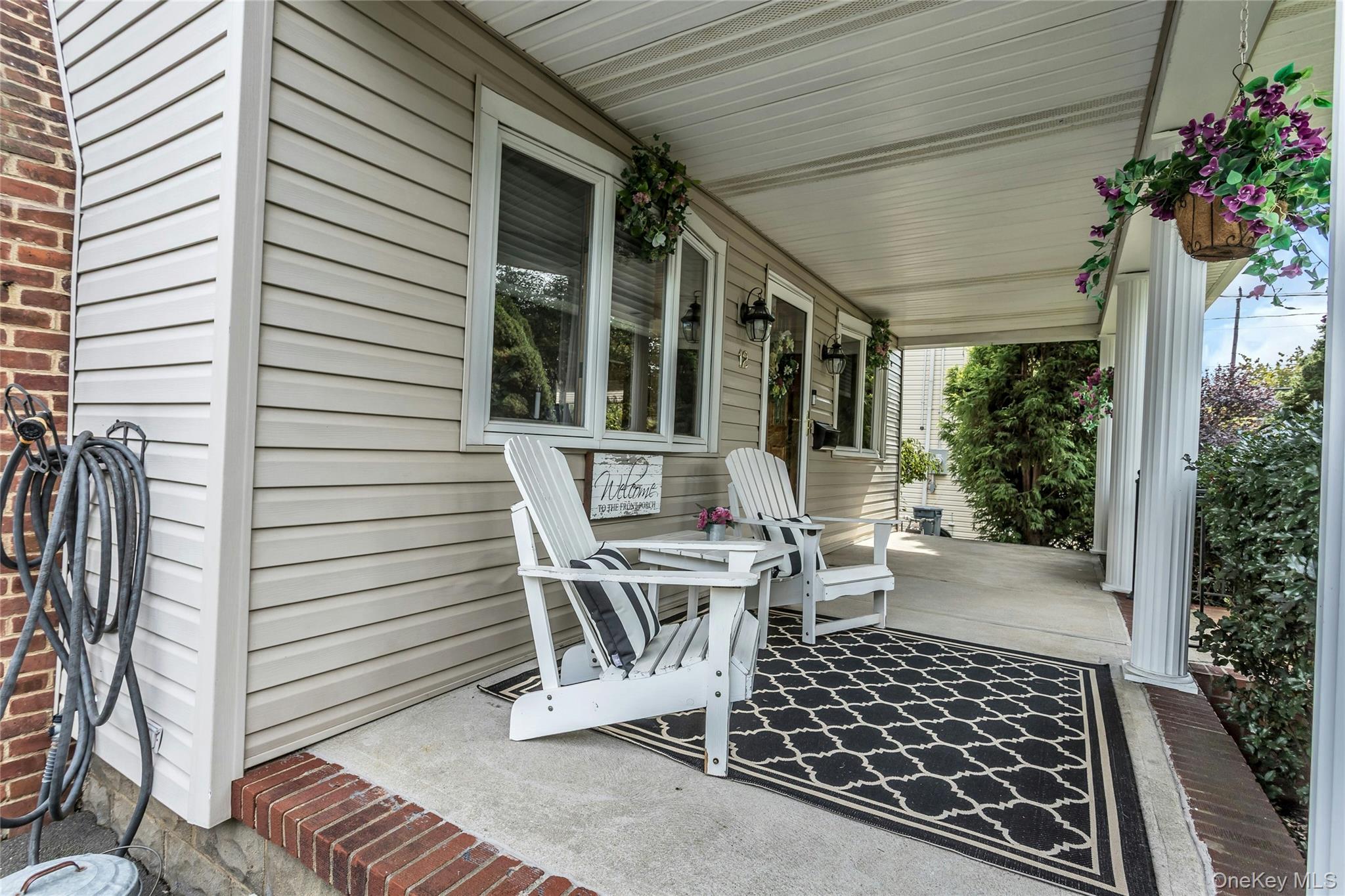 12 Roosevelt Avenue, Malverne, NY 11565