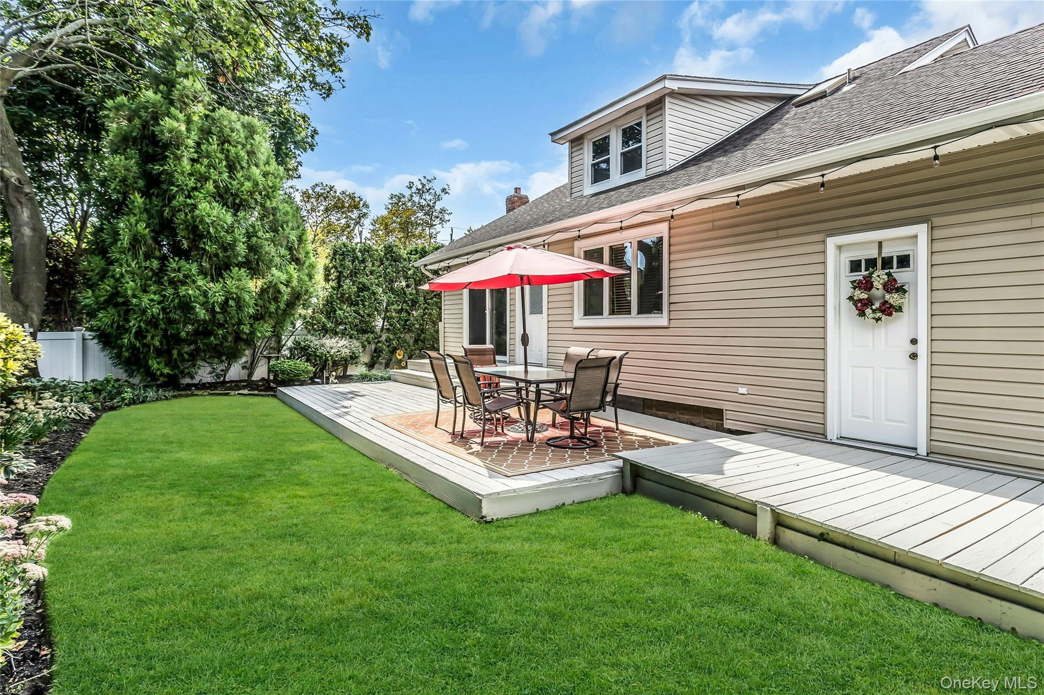 12 Roosevelt Avenue, Malverne, NY 11565