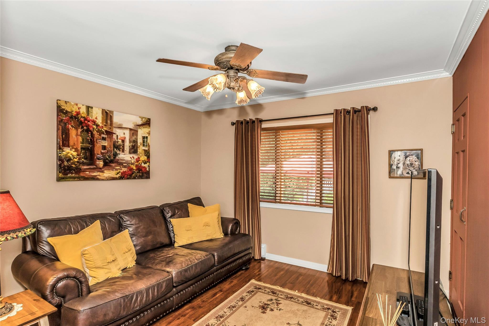 12 Roosevelt Avenue, Malverne, NY 11565