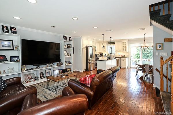 15 Hedgerow Lane, Commack, NY 11725