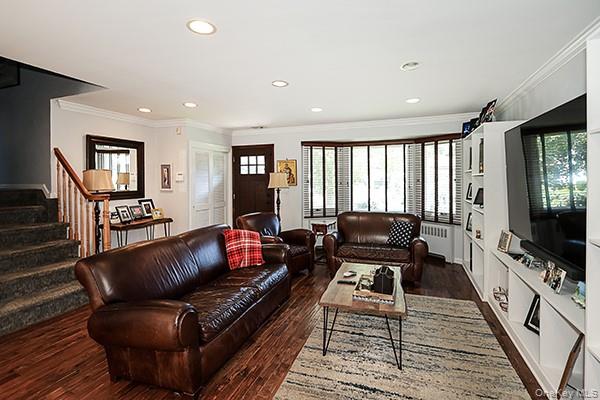 15 Hedgerow Lane, Commack, NY 11725