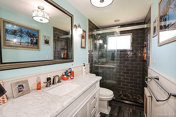 15 Hedgerow Lane, Commack, NY 11725