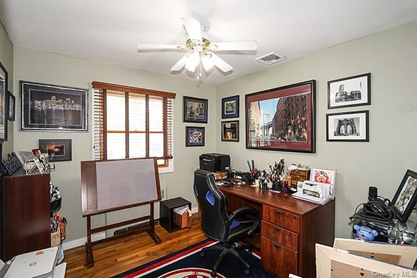 15 Hedgerow Lane, Commack, NY 11725