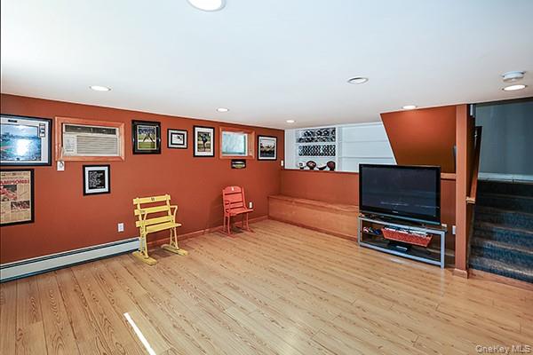 15 Hedgerow Lane, Commack, NY 11725