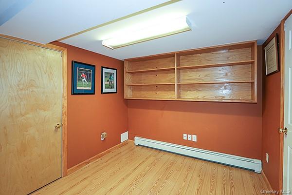 15 Hedgerow Lane, Commack, NY 11725