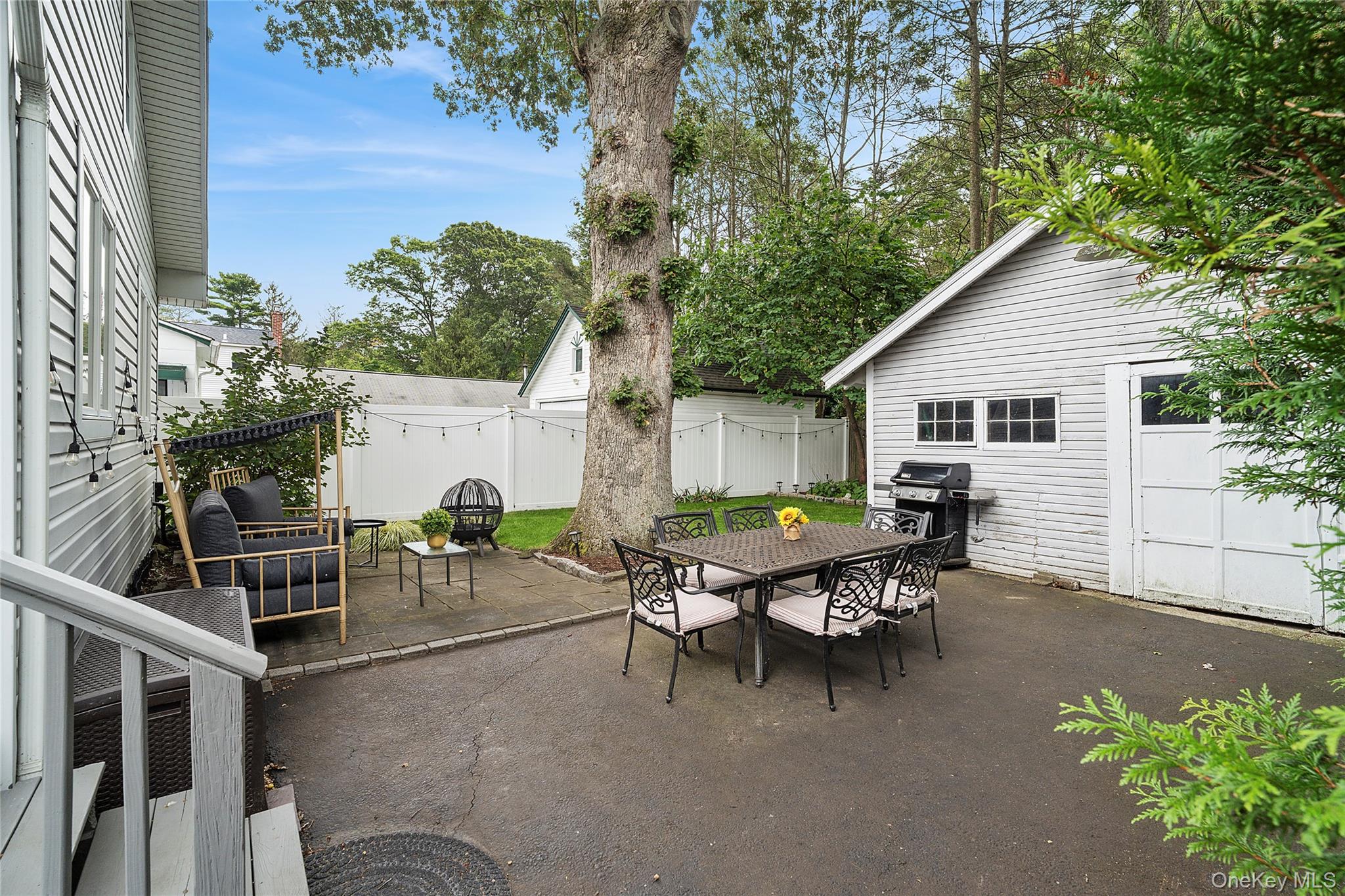 35 Vondran Street, Huntington Station, NY 11746