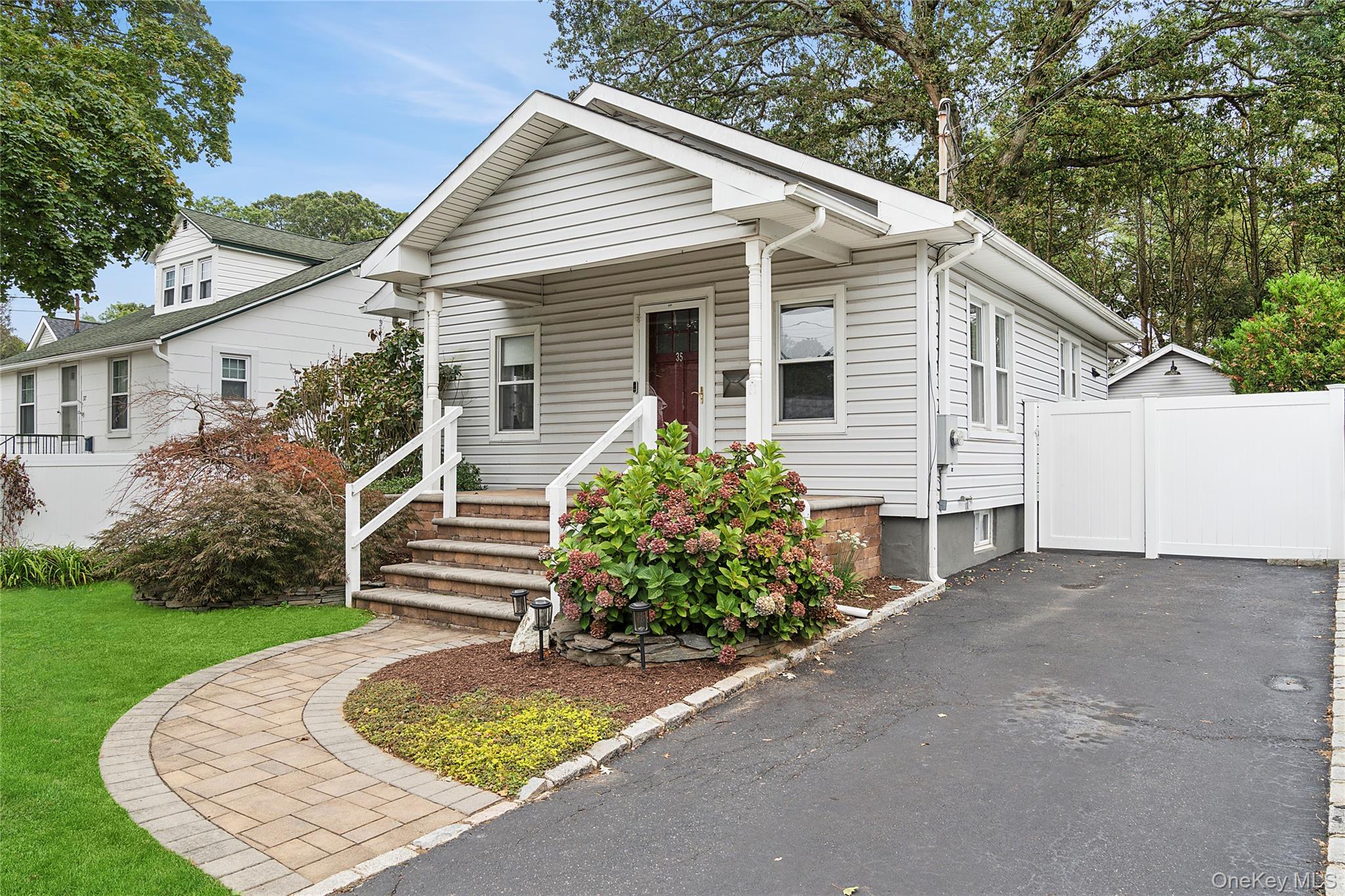 35 Vondran Street, Huntington Station, NY 11746