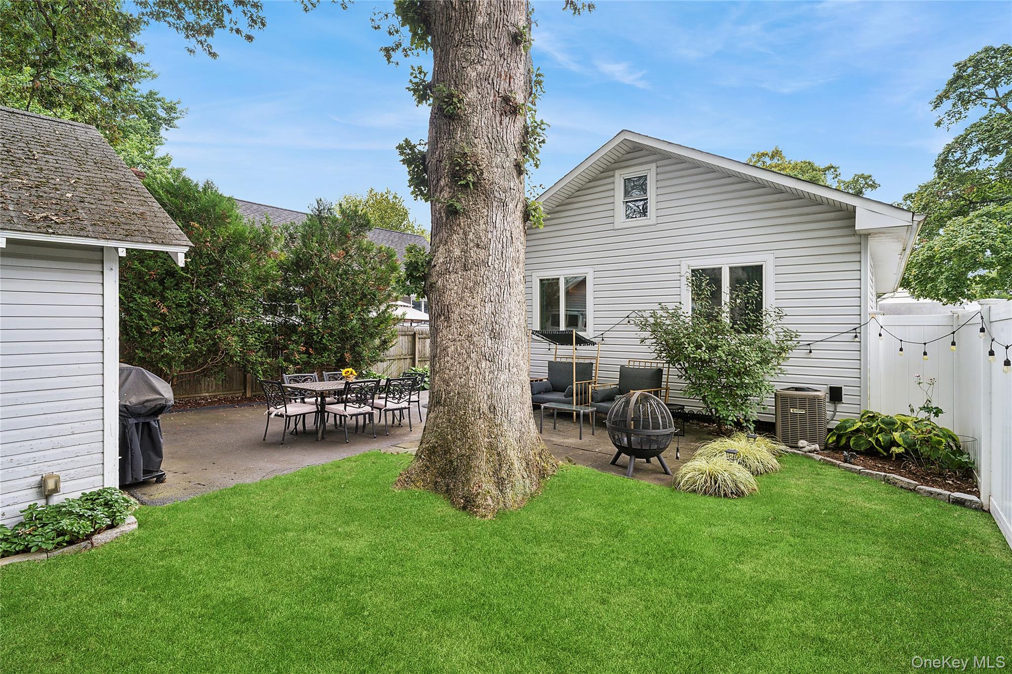 35 Vondran Street, Huntington Station, NY 11746