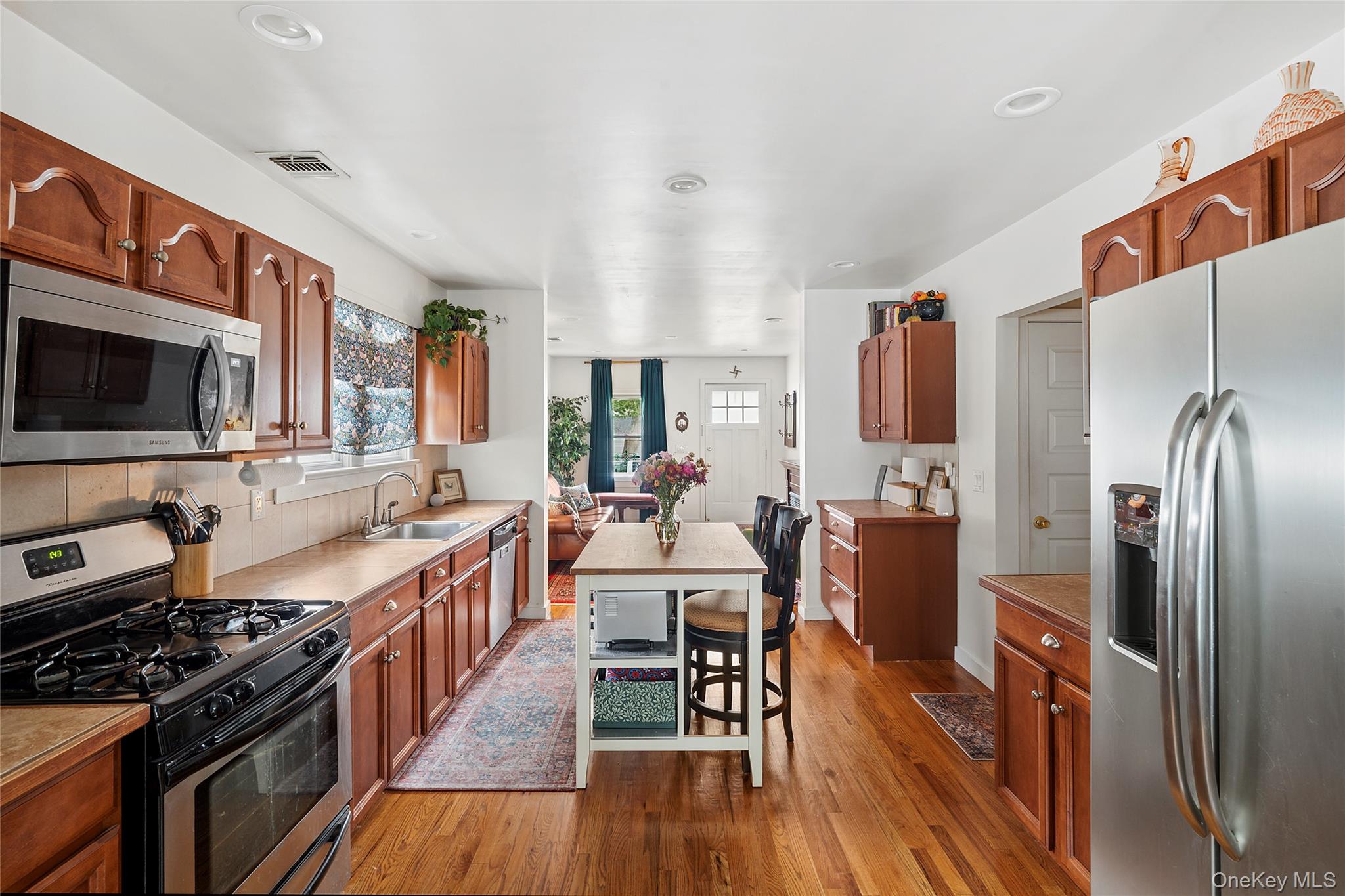 35 Vondran Street, Huntington Station, NY 11746