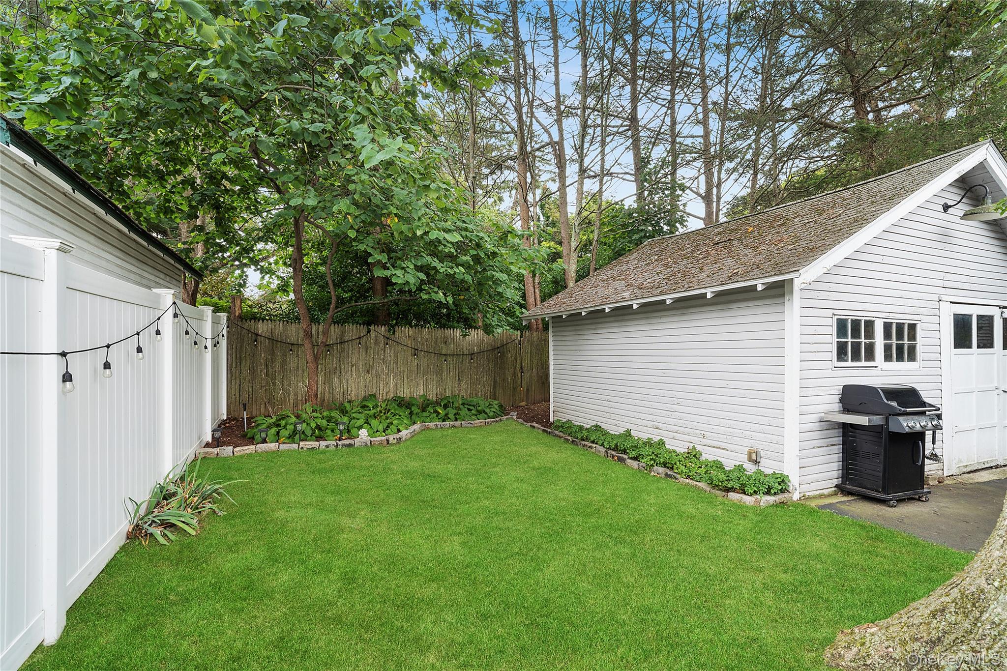 35 Vondran Street, Huntington Station, NY 11746