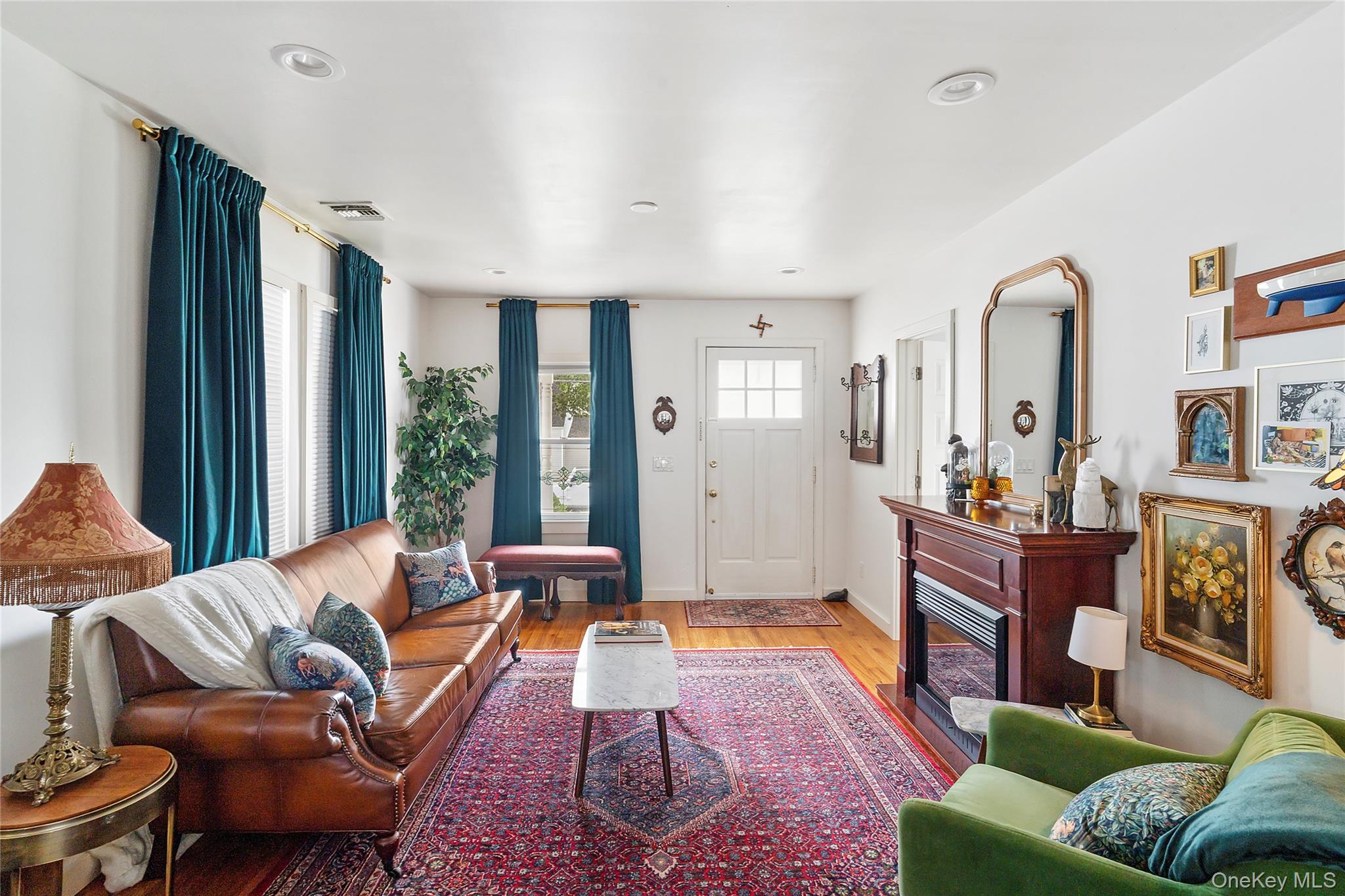 35 Vondran Street, Huntington Station, NY 11746