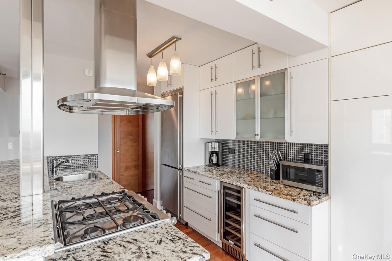 4-74 48th Avenue # 25A, Long Island City, NY 11109