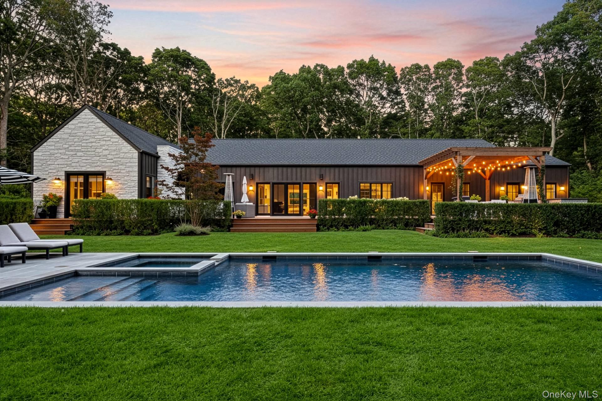 10 Wagon Lane, East Hampton, NY 11937