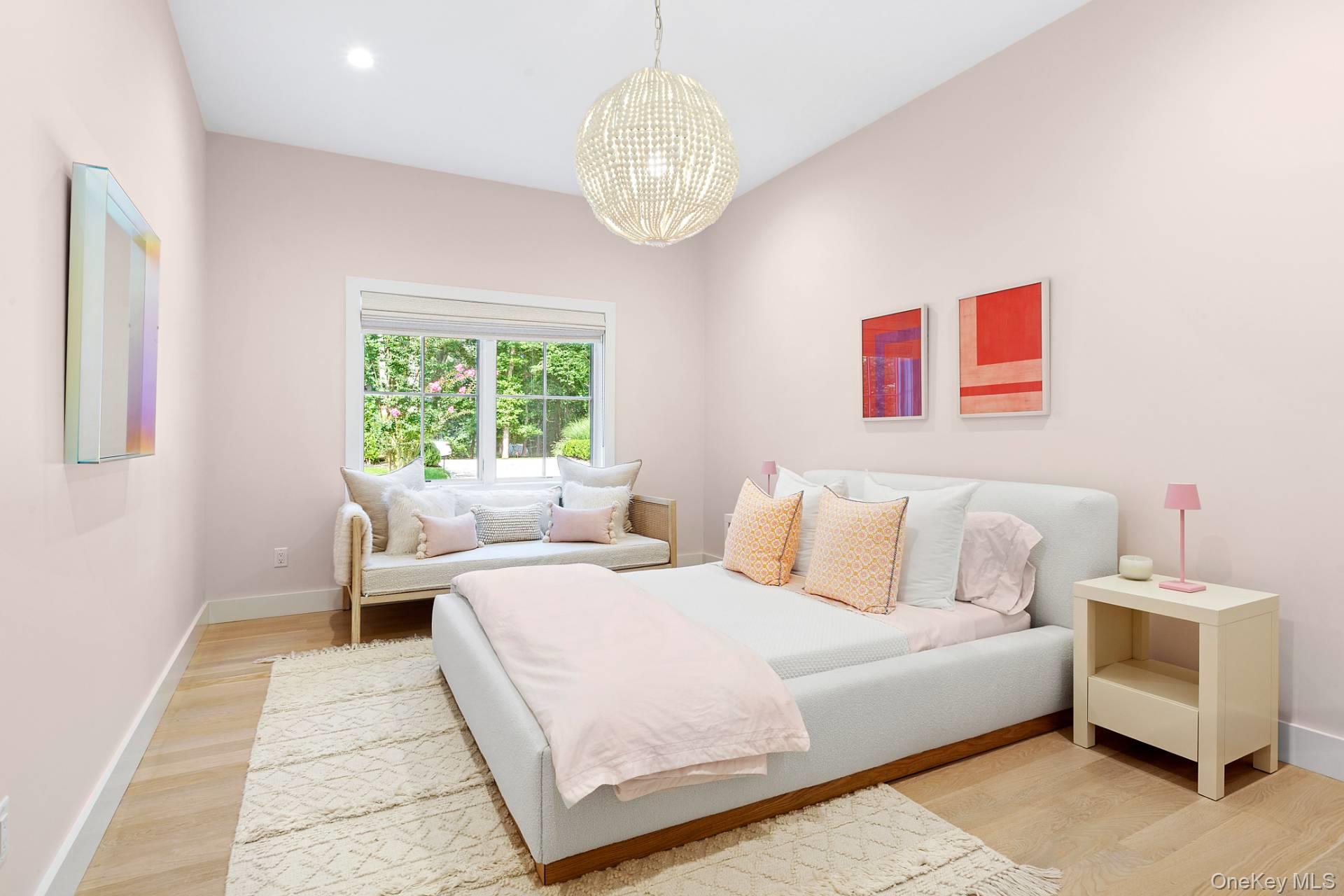 10 Wagon Lane, East Hampton, NY 11937