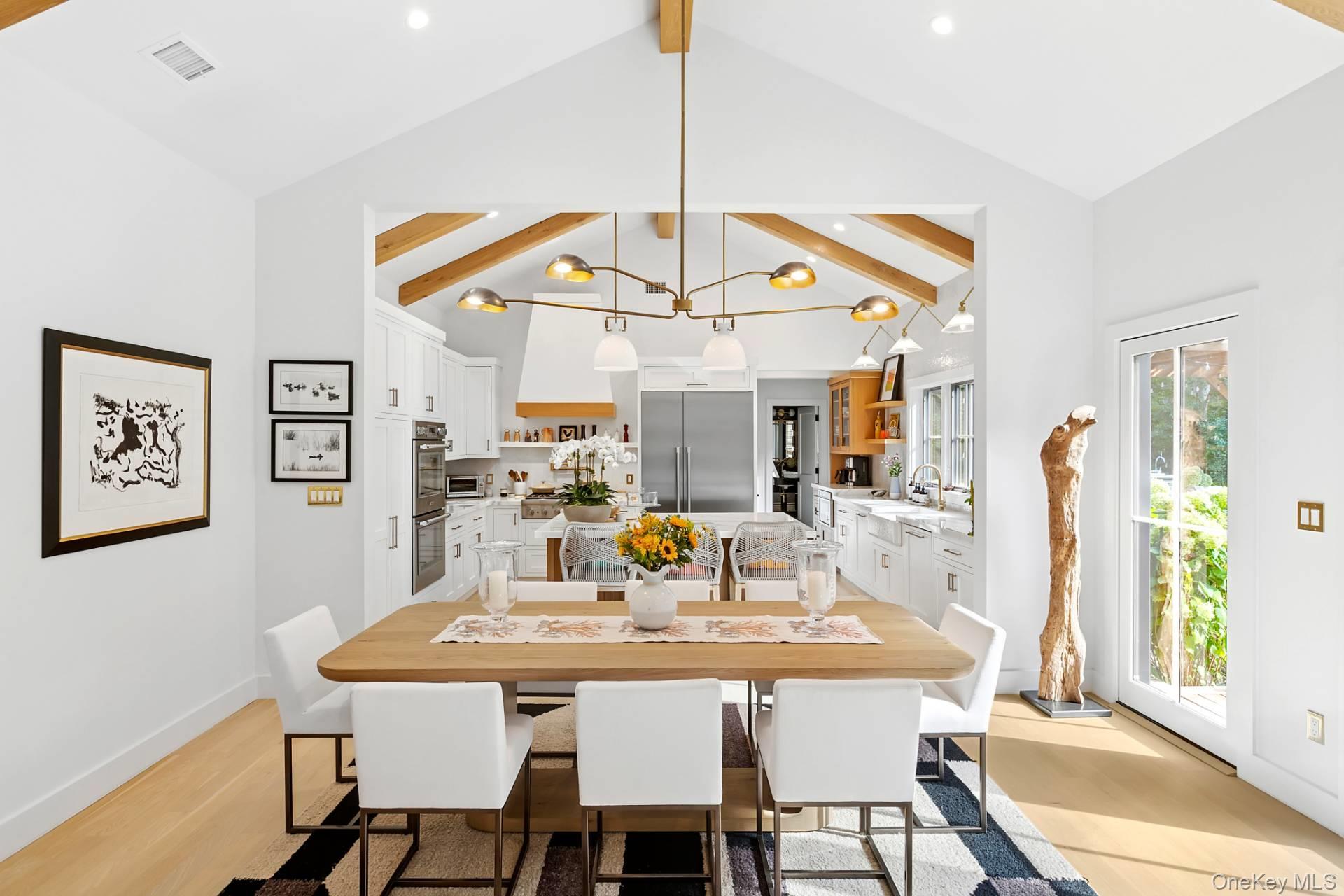 10 Wagon Lane, East Hampton, NY 11937