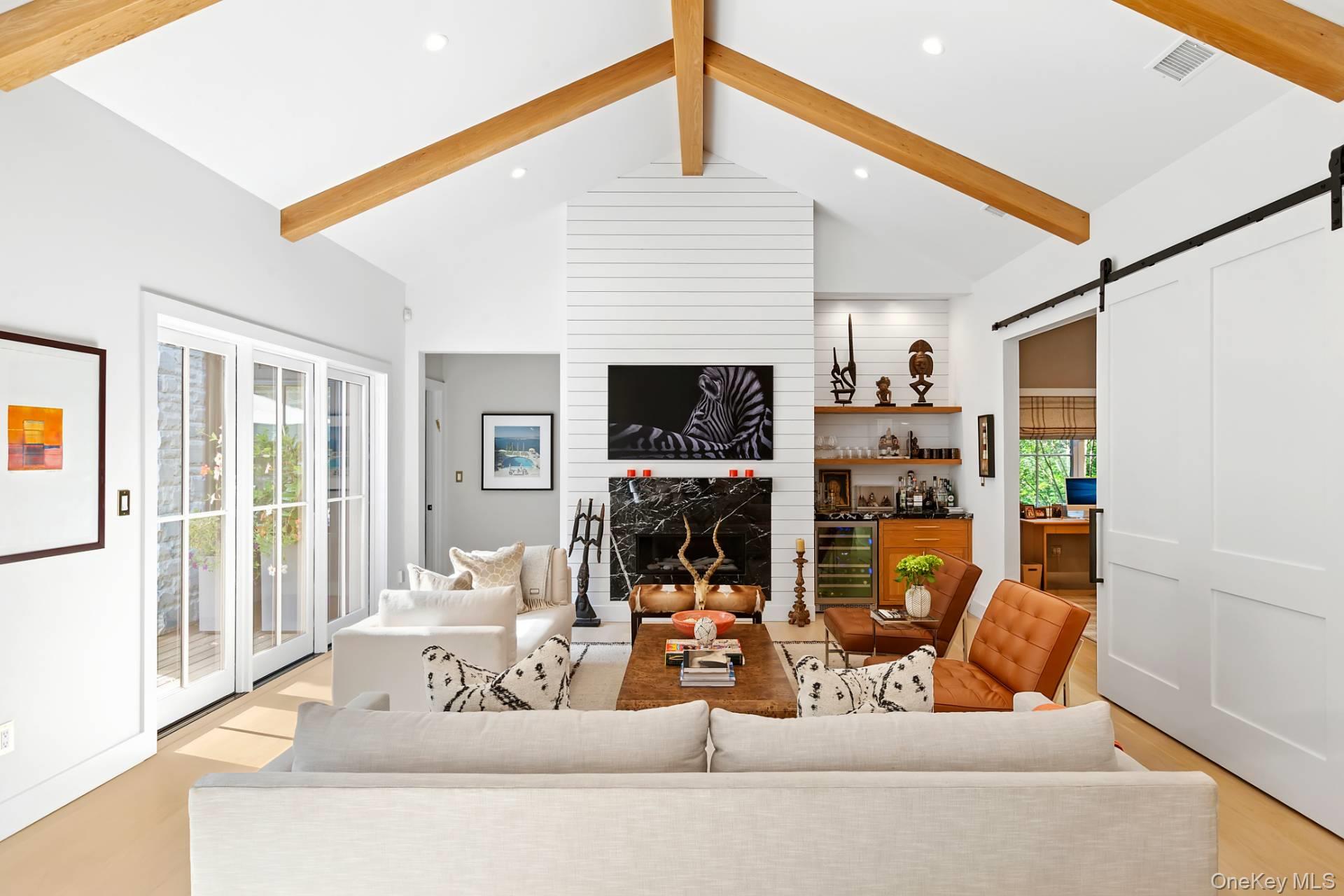 10 Wagon Lane, East Hampton, NY 11937